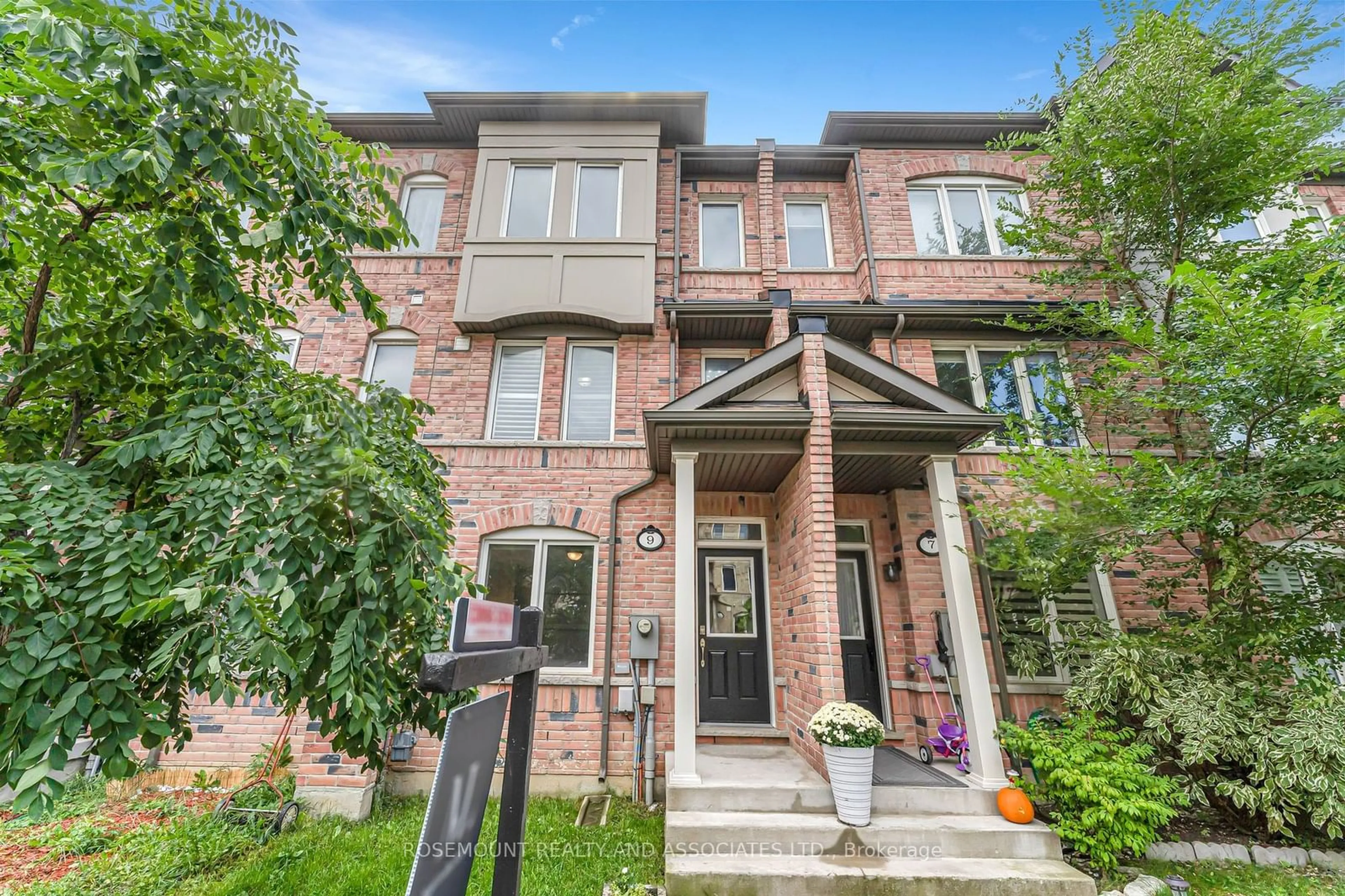 Home with brick exterior material, street for 9 De Jong St, Toronto Ontario M1P 0C1