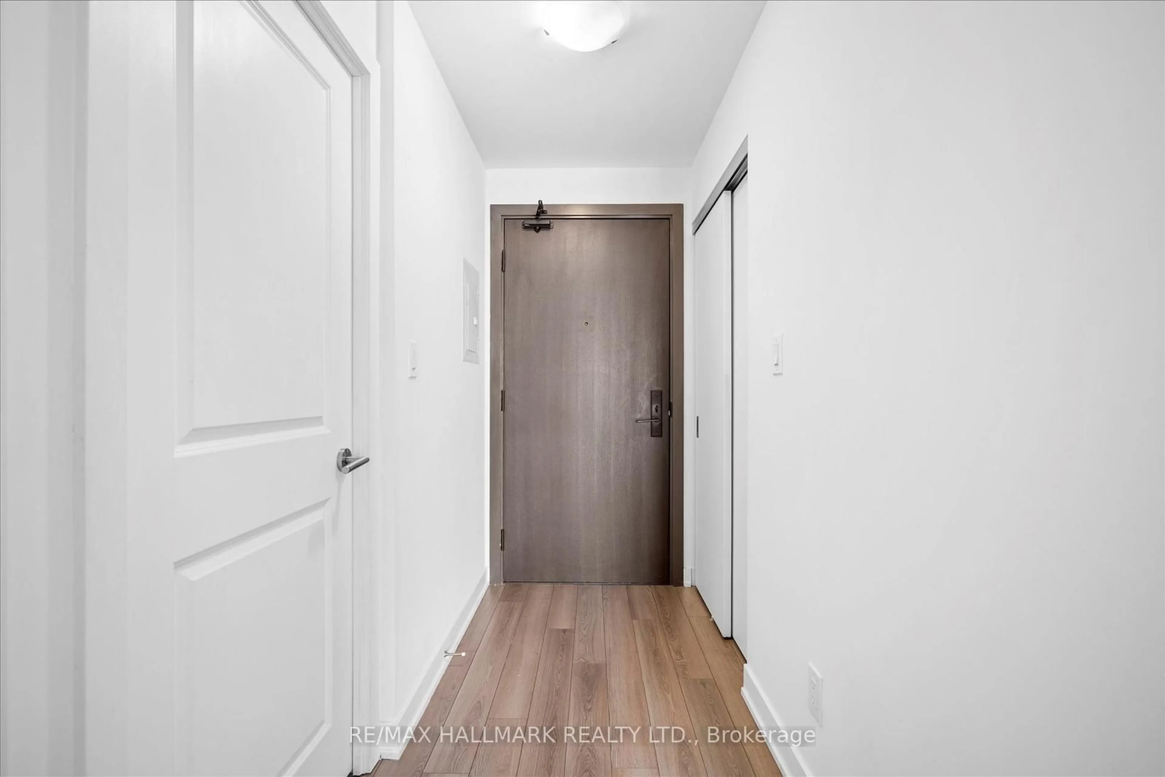 Indoor entryway for 2799 Kingston Rd #619, Toronto Ontario M1M 1N1