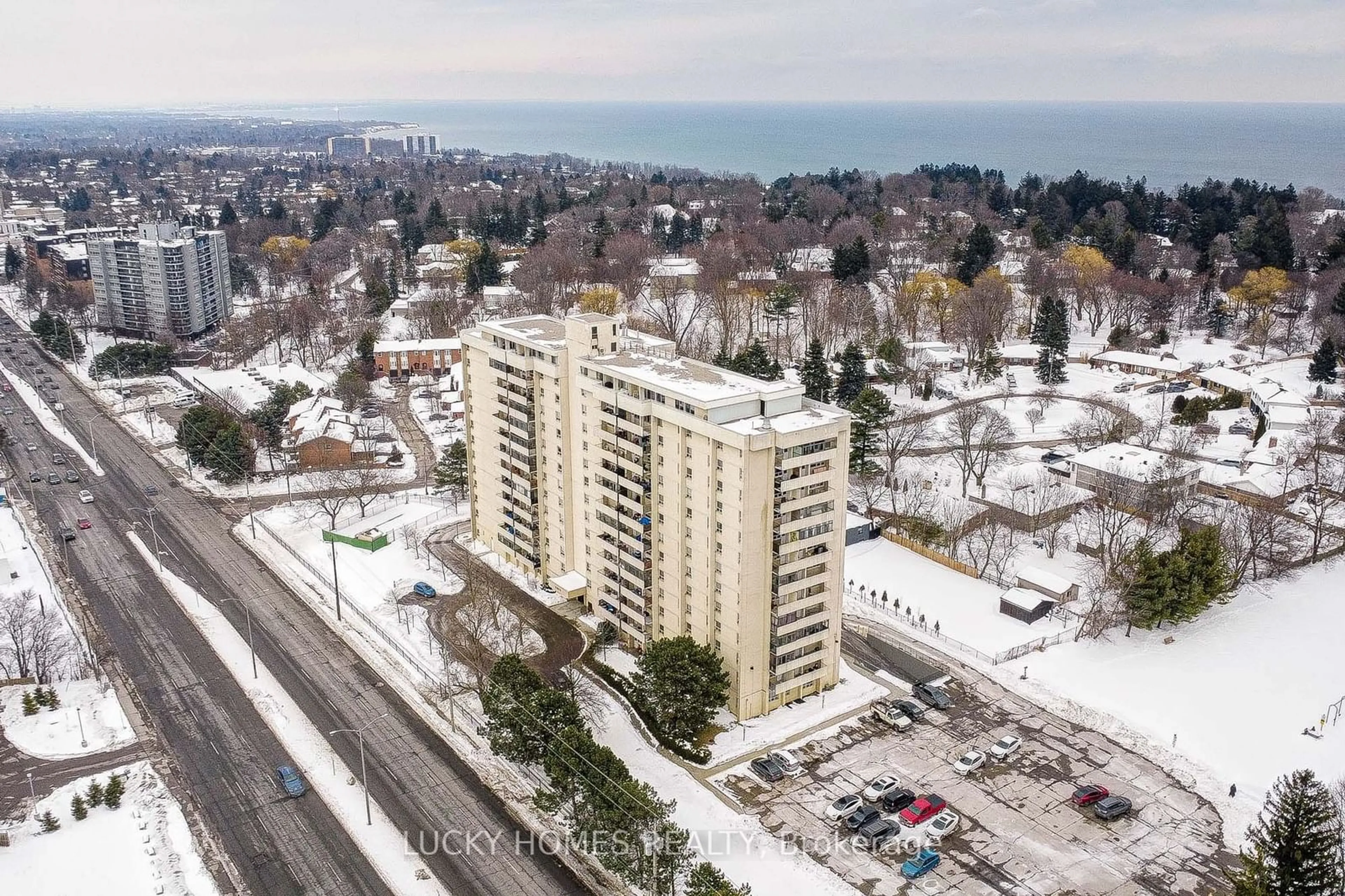 A pic from outside/outdoor area/front of a property/back of a property/a pic from drone, city buildings view from balcony for 3311 Kingston Rd #401, Toronto Ontario M1M 1R1