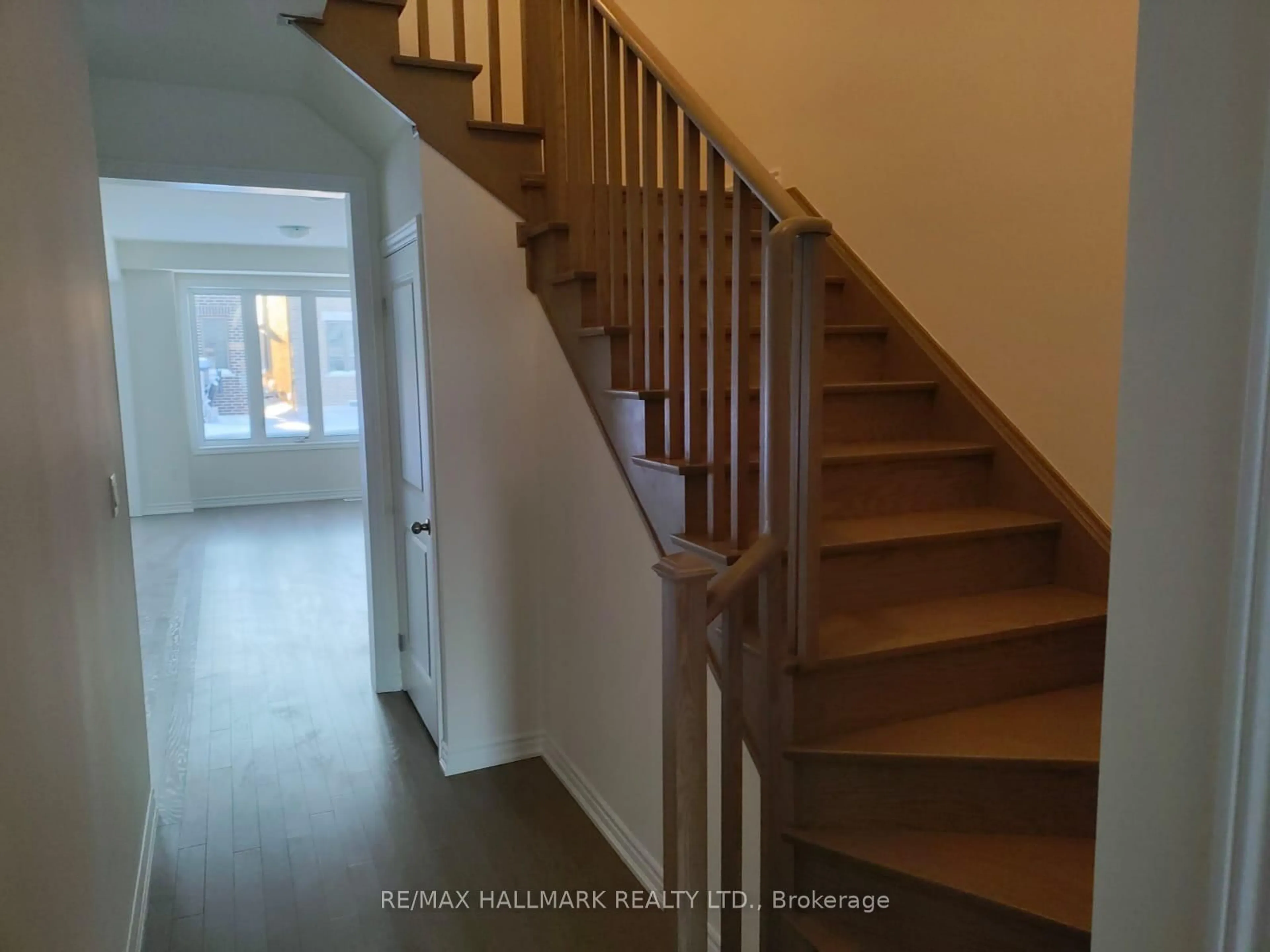 Stairs for 3188 Sideline 16, Pickering Ontario L1Y 0B3