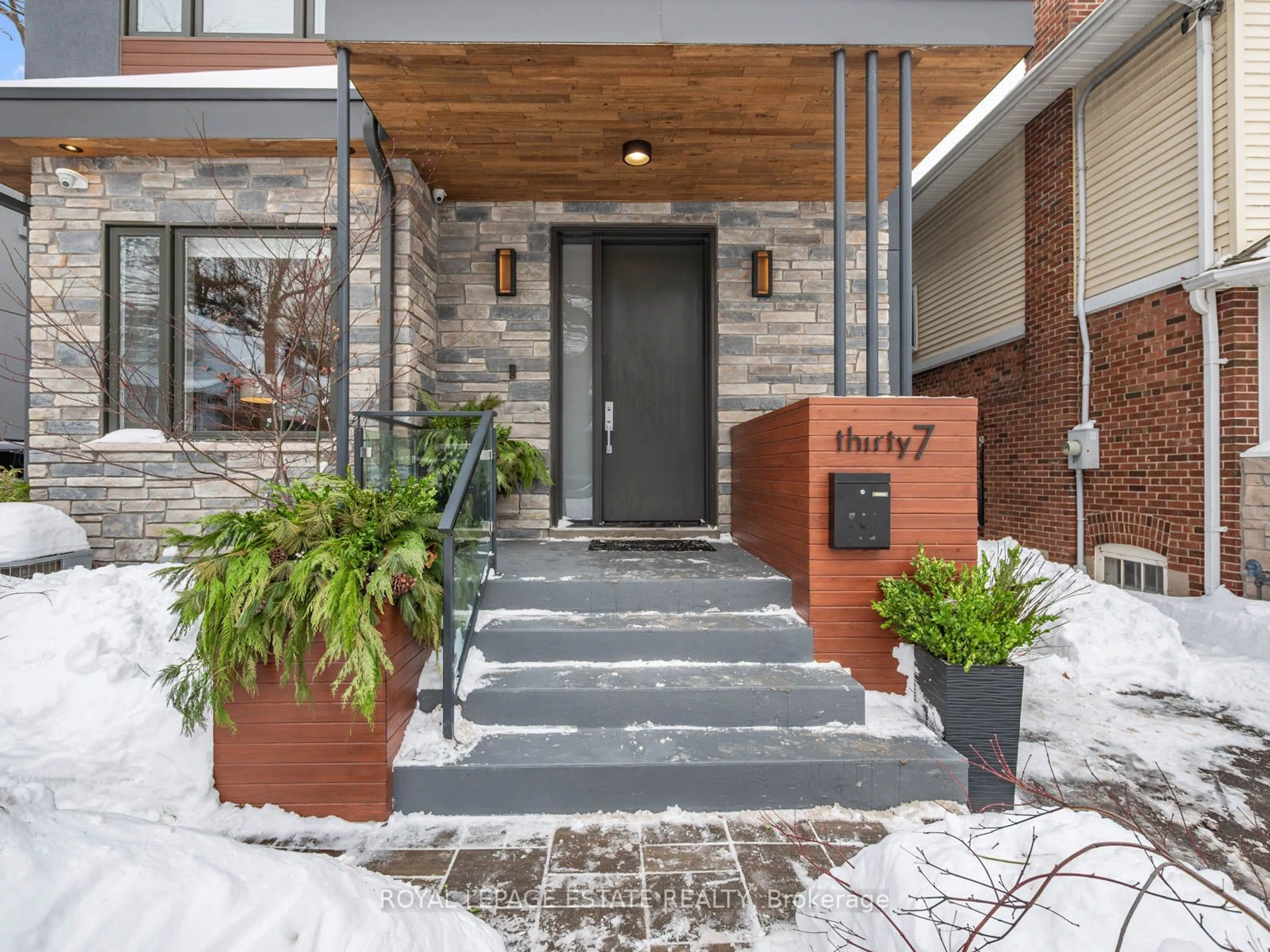 Indoor entryway for 37 Glen Ames, Toronto Ontario M4E 1M3