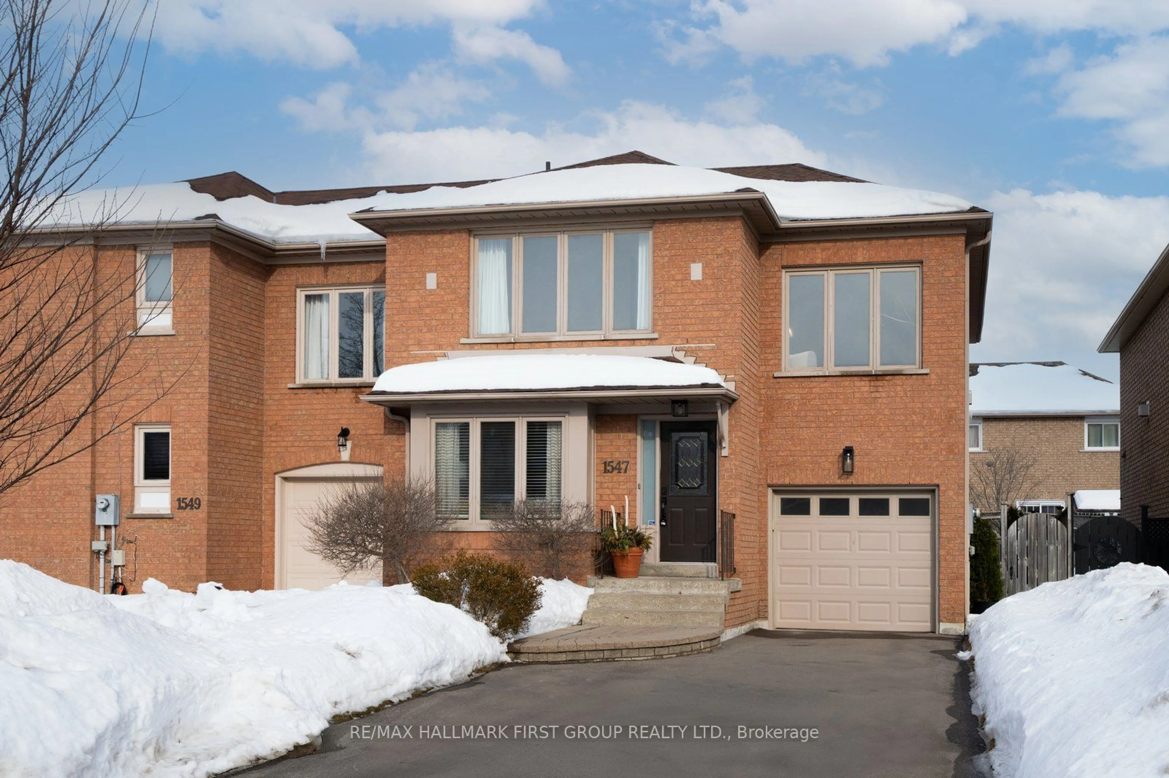 Home with brick exterior material, street for 1547 Arcadia Sq, Pickering Ontario L1V 6W6