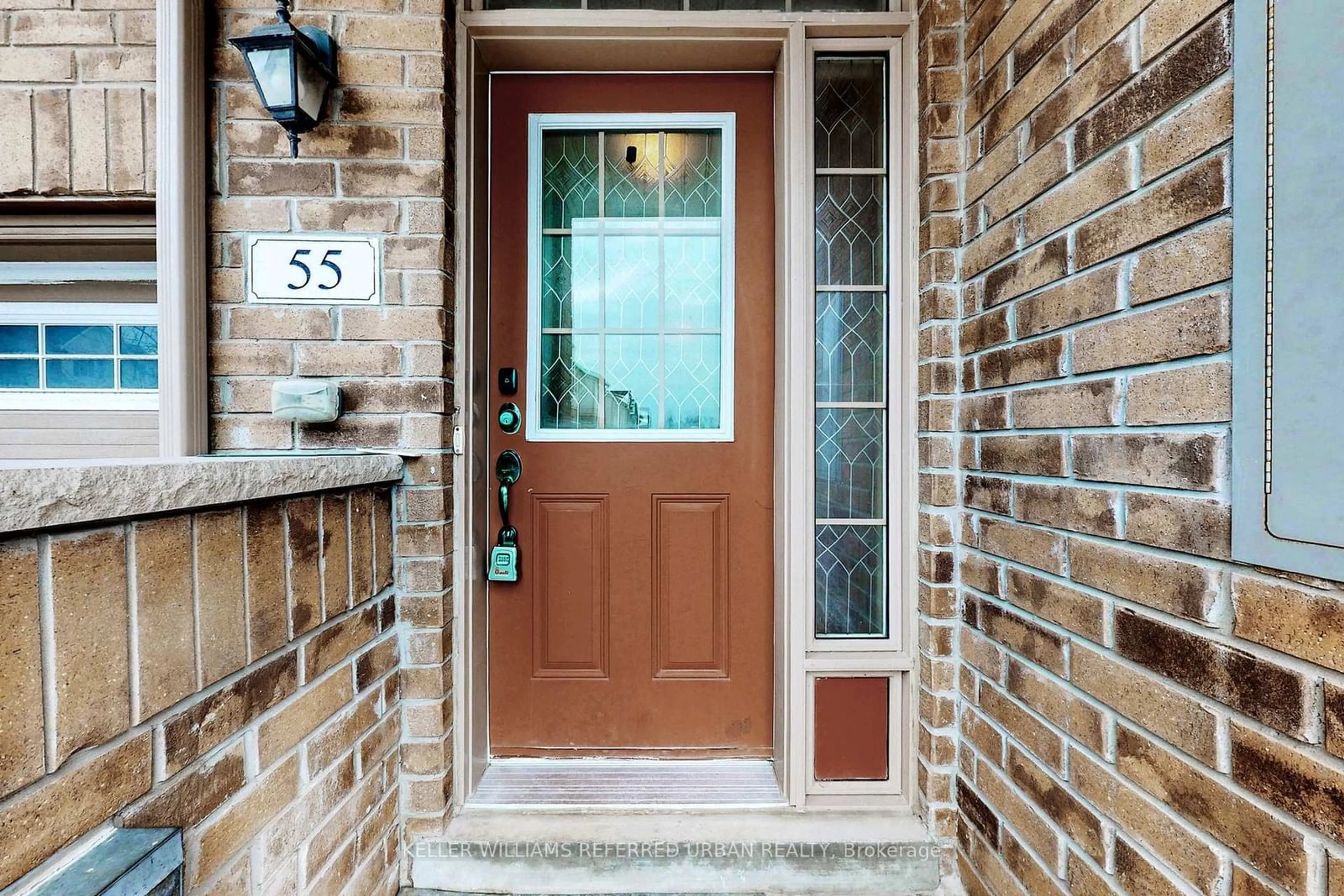 Indoor entryway for 55 Magpie Way, Whitby Ontario L1N 0K7