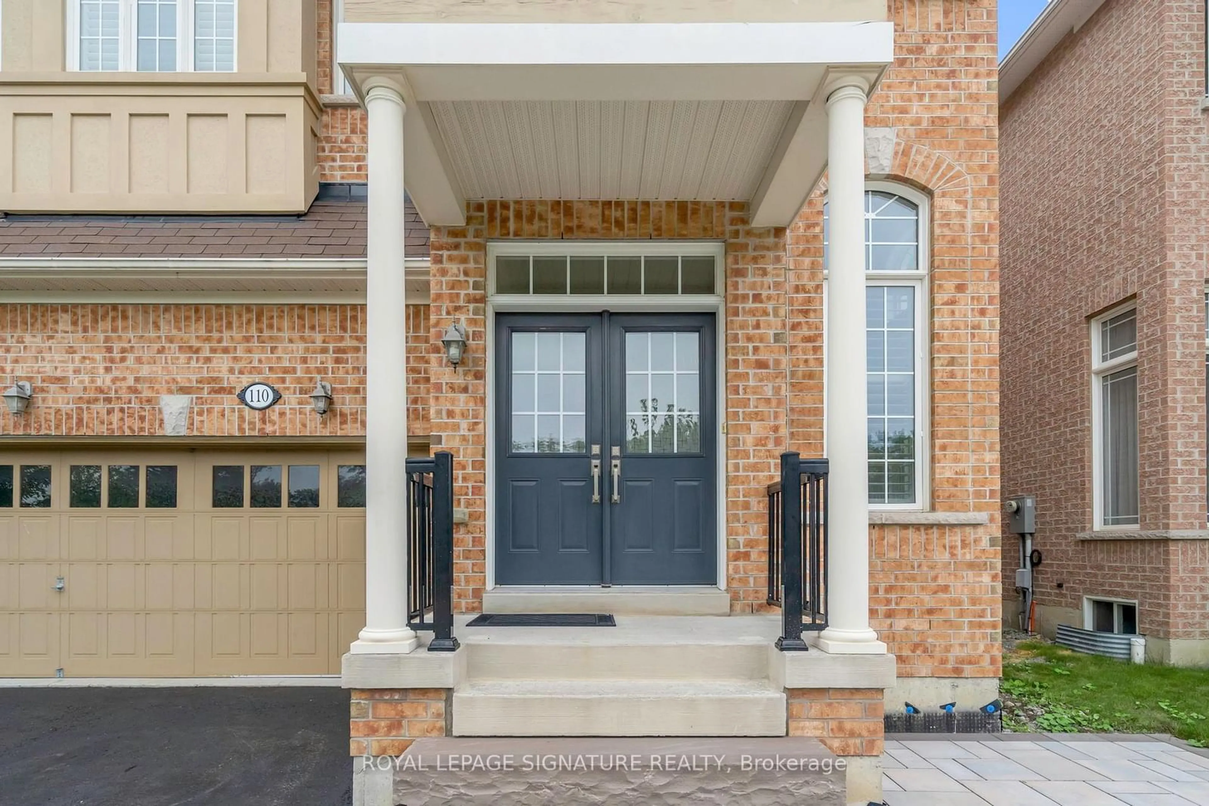 Indoor entryway for 110 Snowling Dr, Ajax Ontario L1Z 0G4