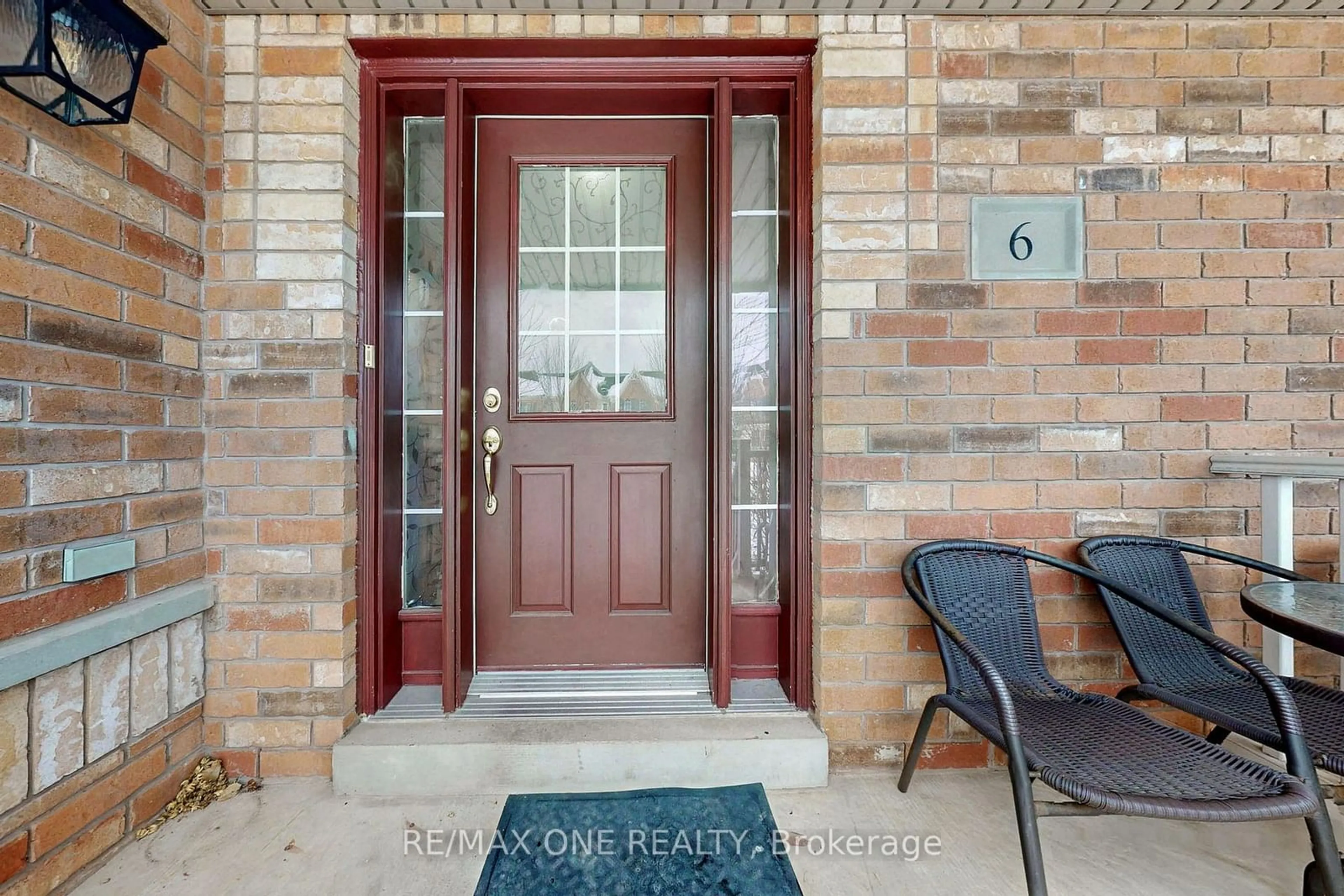 Indoor entryway for 6 Blytheway Gate, Ajax Ontario L1T 0J5