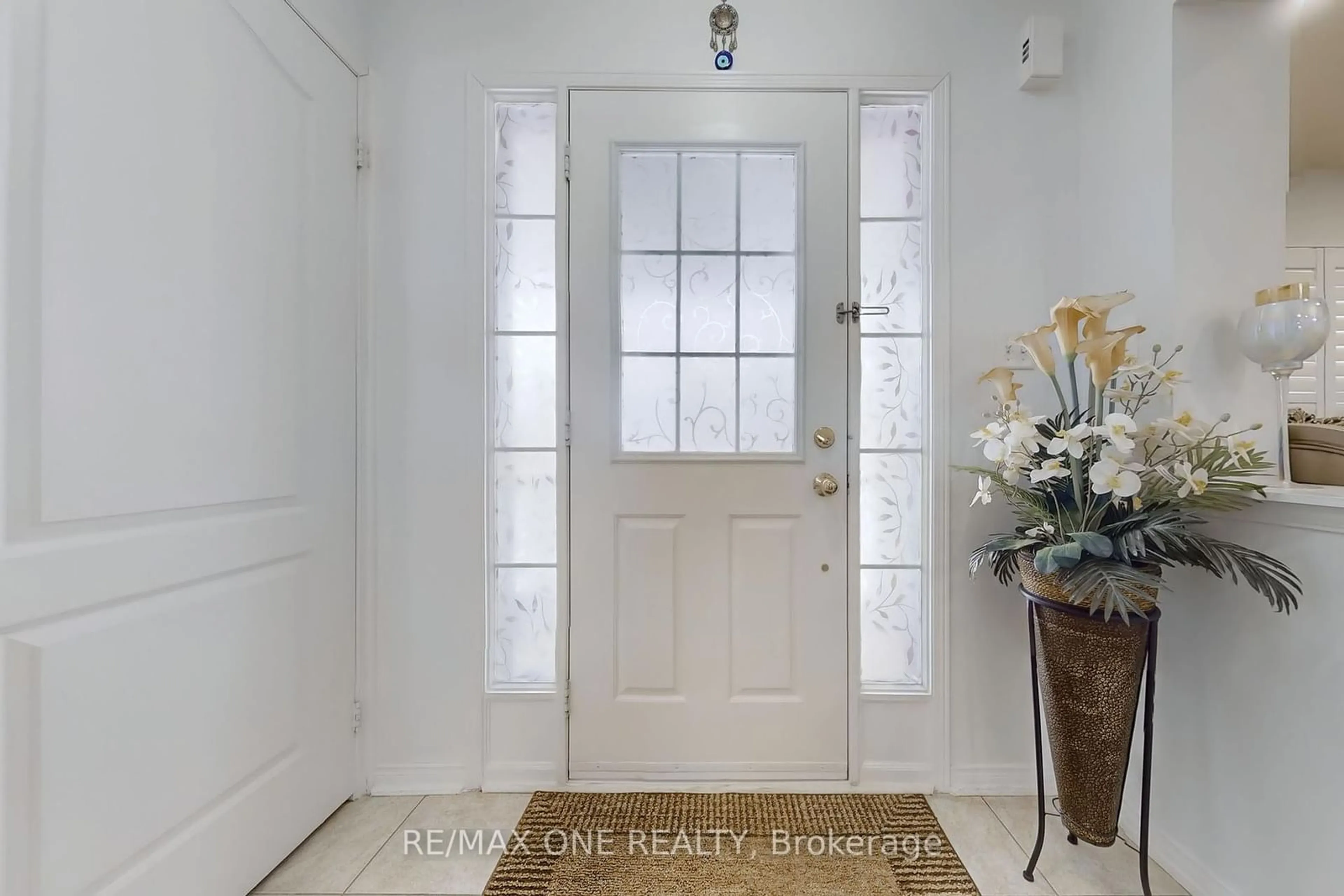 Indoor entryway for 6 Blytheway Gate, Ajax Ontario L1T 0J5