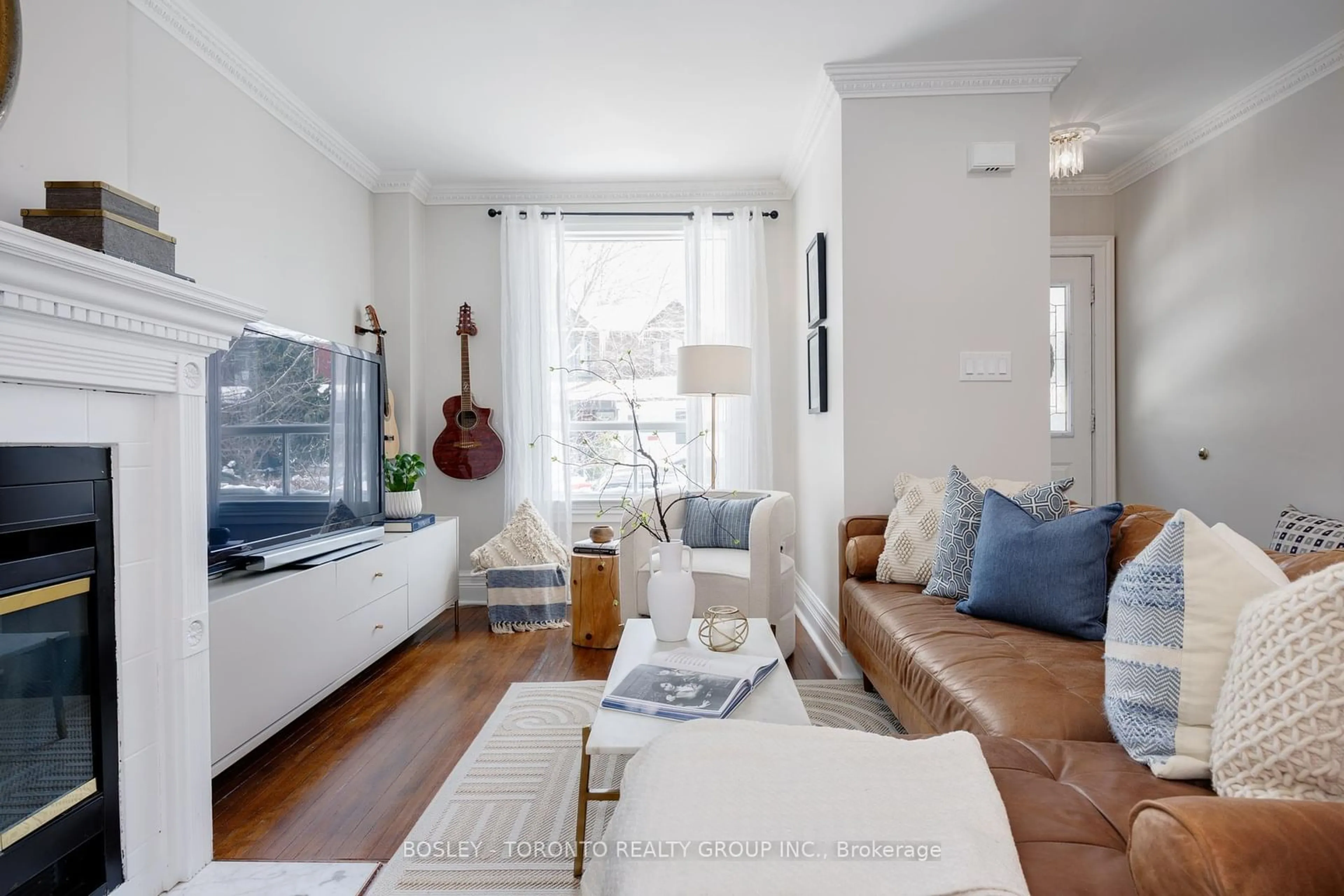 Living room with furniture, unknown for 72 Coady Ave, Toronto Ontario M4M 2Y8