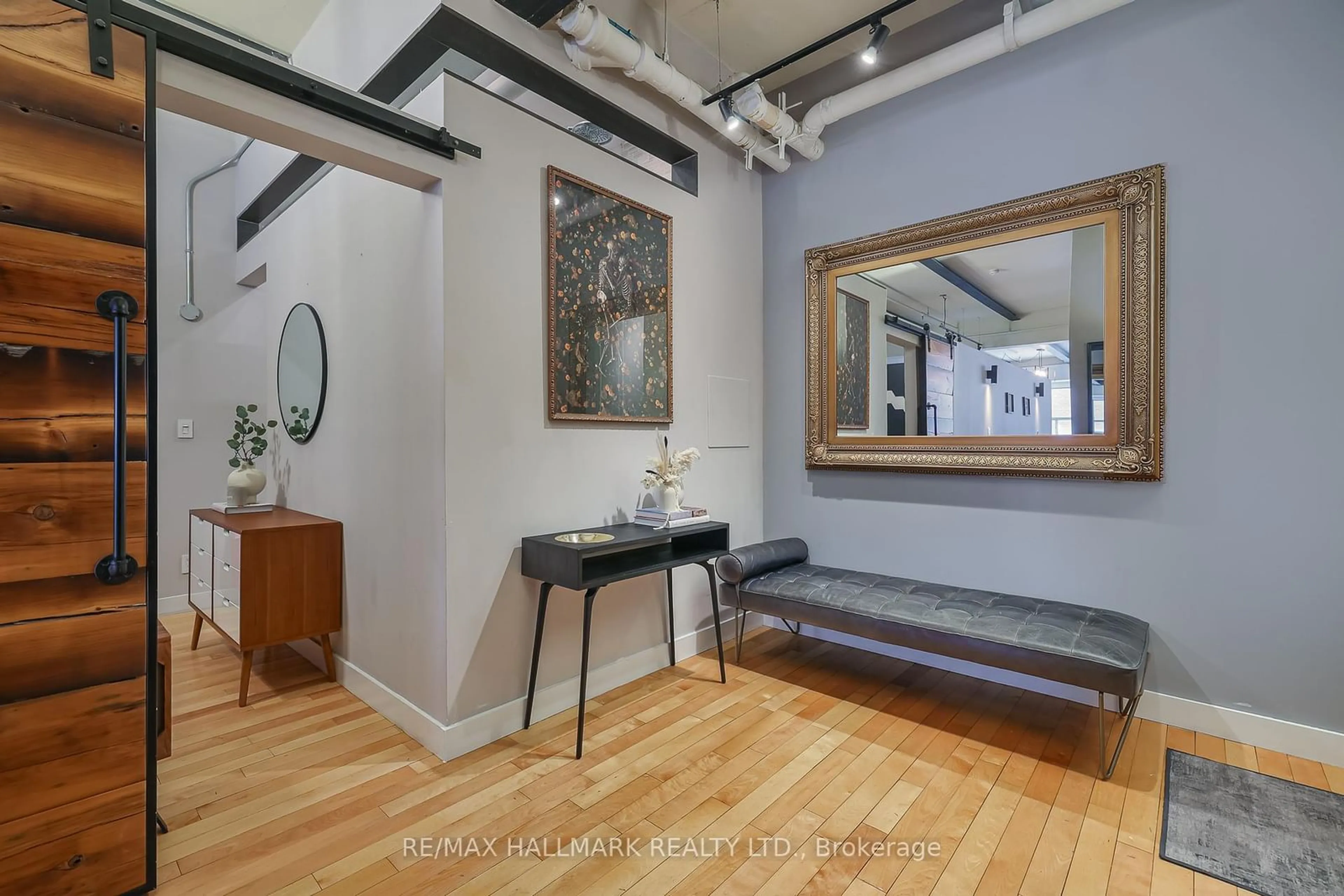 Indoor foyer for 326 Carlaw Ave #215, Toronto Ontario M4M 3N8