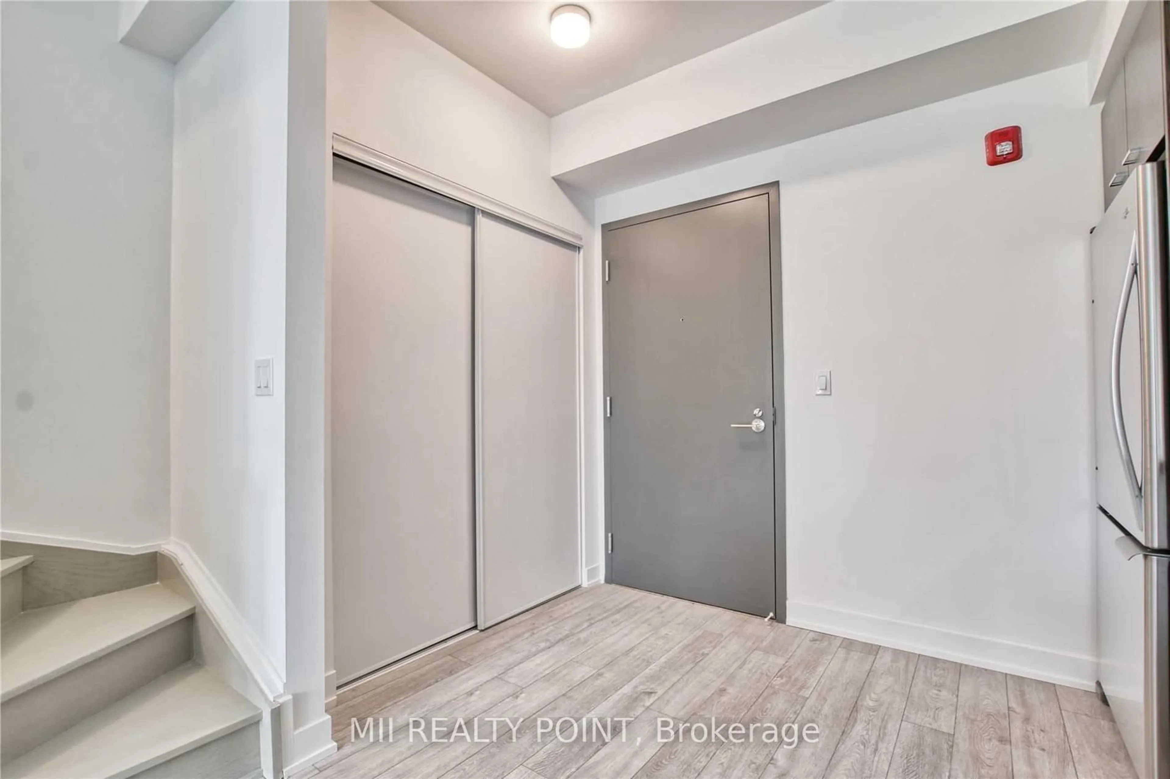 Indoor entryway for 2100 Bridletowne Circ #323, Toronto Ontario M1W 2L1