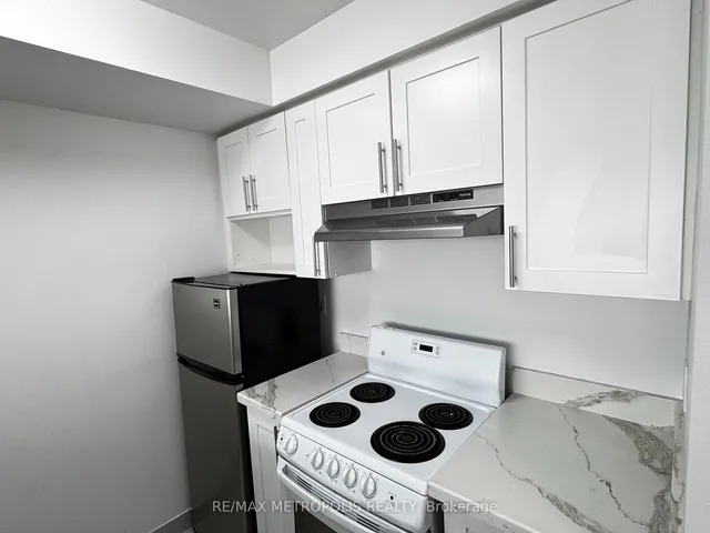 Additional property image - 18 Lee Centre Dr Unit 1613
