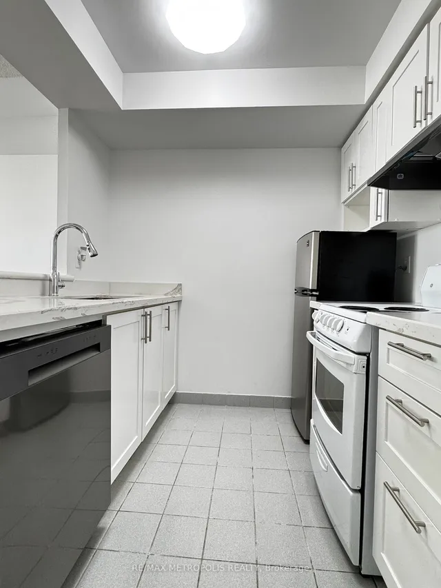Additional property image - 18 Lee Centre Dr Unit 1613