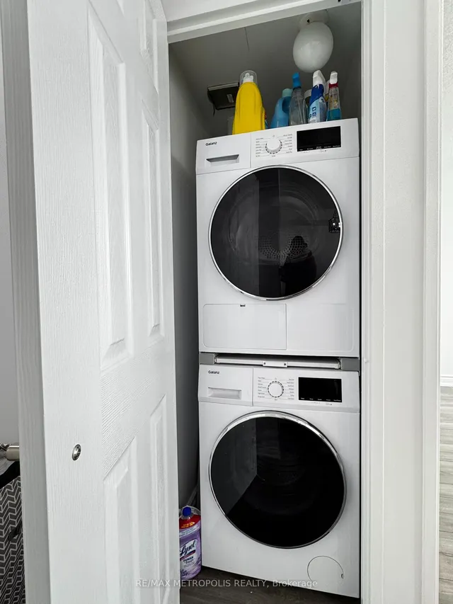 Additional property image - 18 Lee Centre Dr Unit 1613