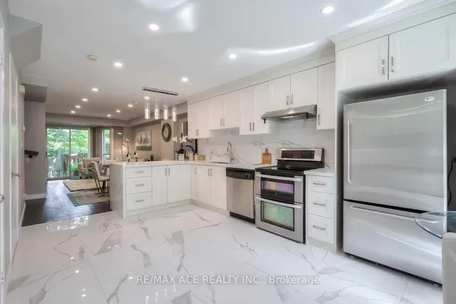 Additional property image - 2472 Eglinton Ave Unit TH10
