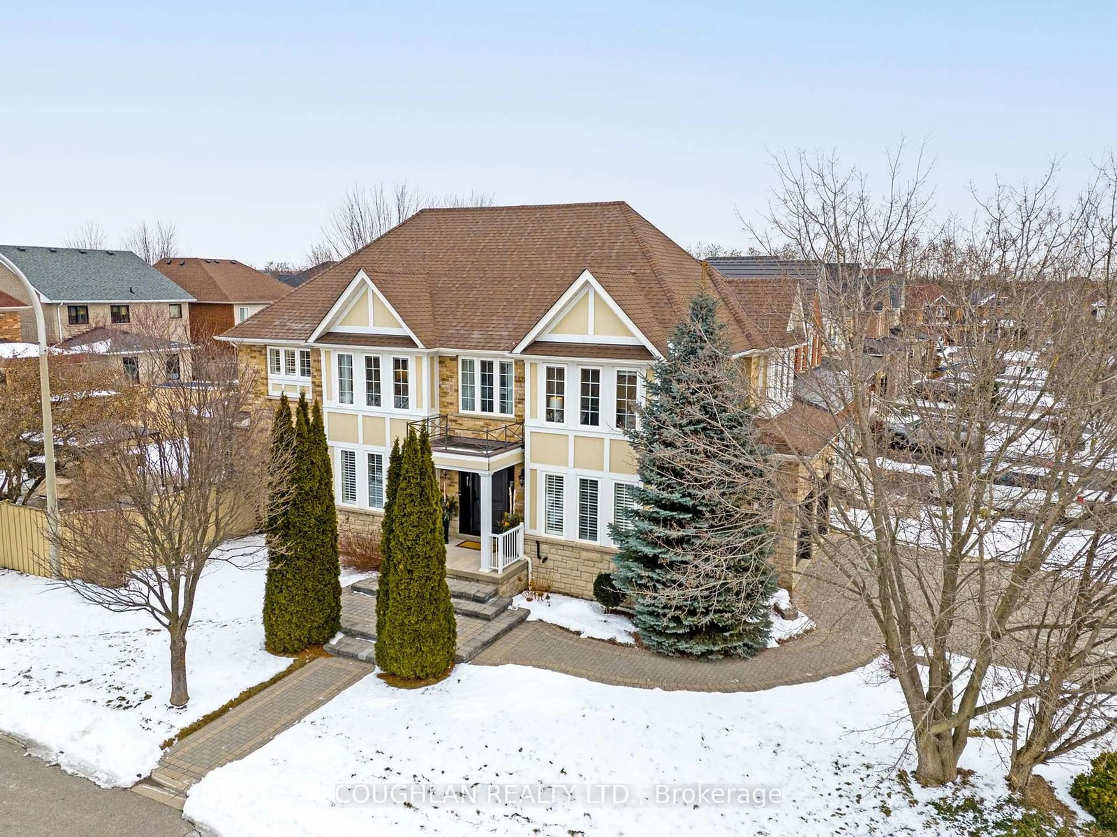 A pic from outside/outdoor area/front of a property/back of a property/a pic from drone, street for 14 Gabrielle Cres, Whitby Ontario L1R 3M6