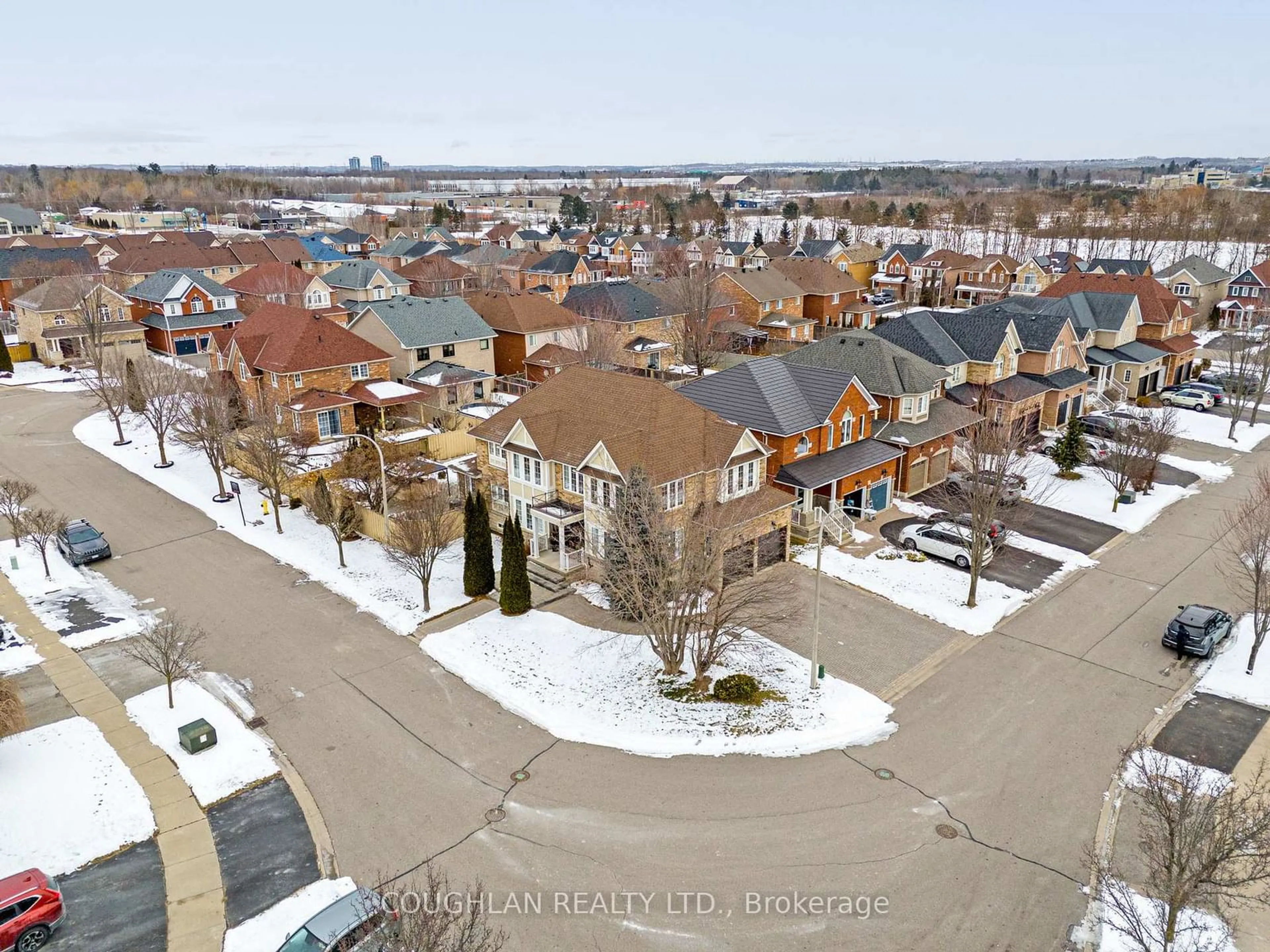 A pic from outside/outdoor area/front of a property/back of a property/a pic from drone, street for 14 Gabrielle Cres, Whitby Ontario L1R 3M6