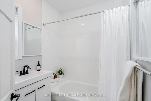 Additional property image - 428 Victoria Park Ave