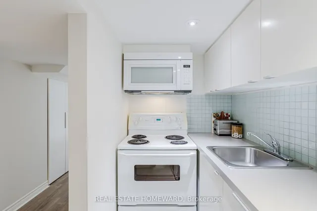 Additional property image - 428 Victoria Park Ave