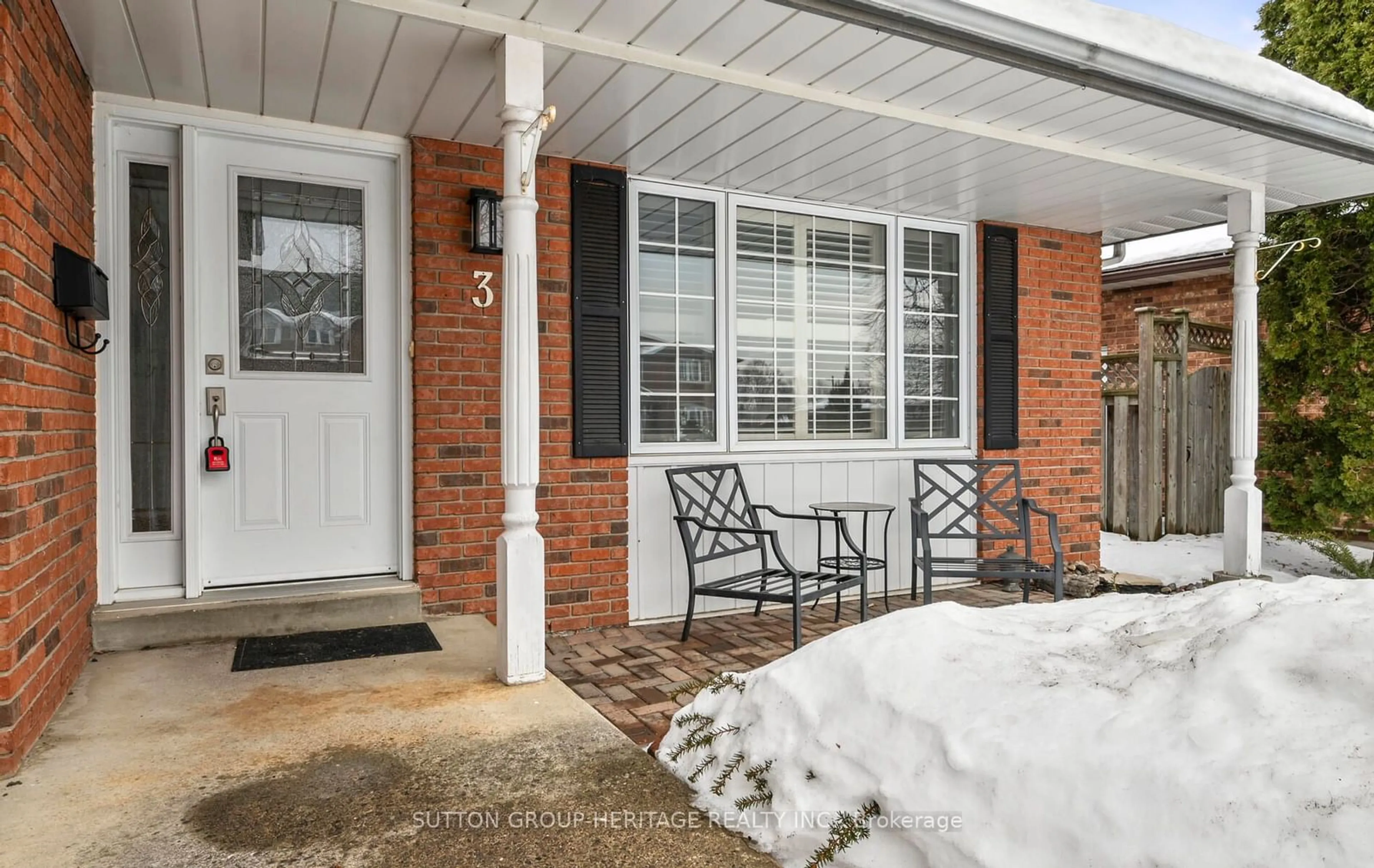 Indoor entryway for 3 Boychyn Dr, Whitby Ontario L1N 7J3