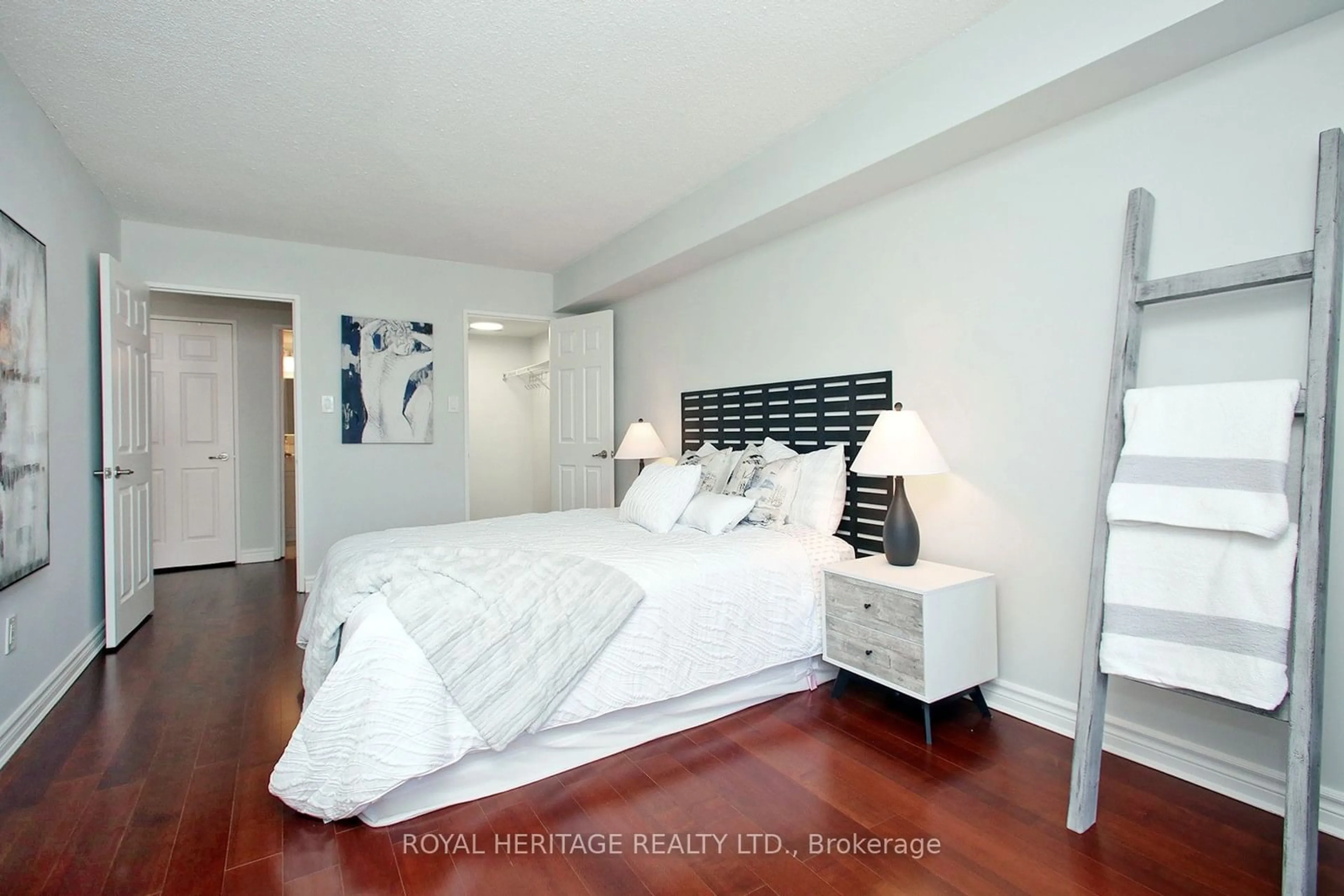 Bedroom with bed, unknown for 3231 Eglinton Ave #505, Toronto Ontario M1J 3N5