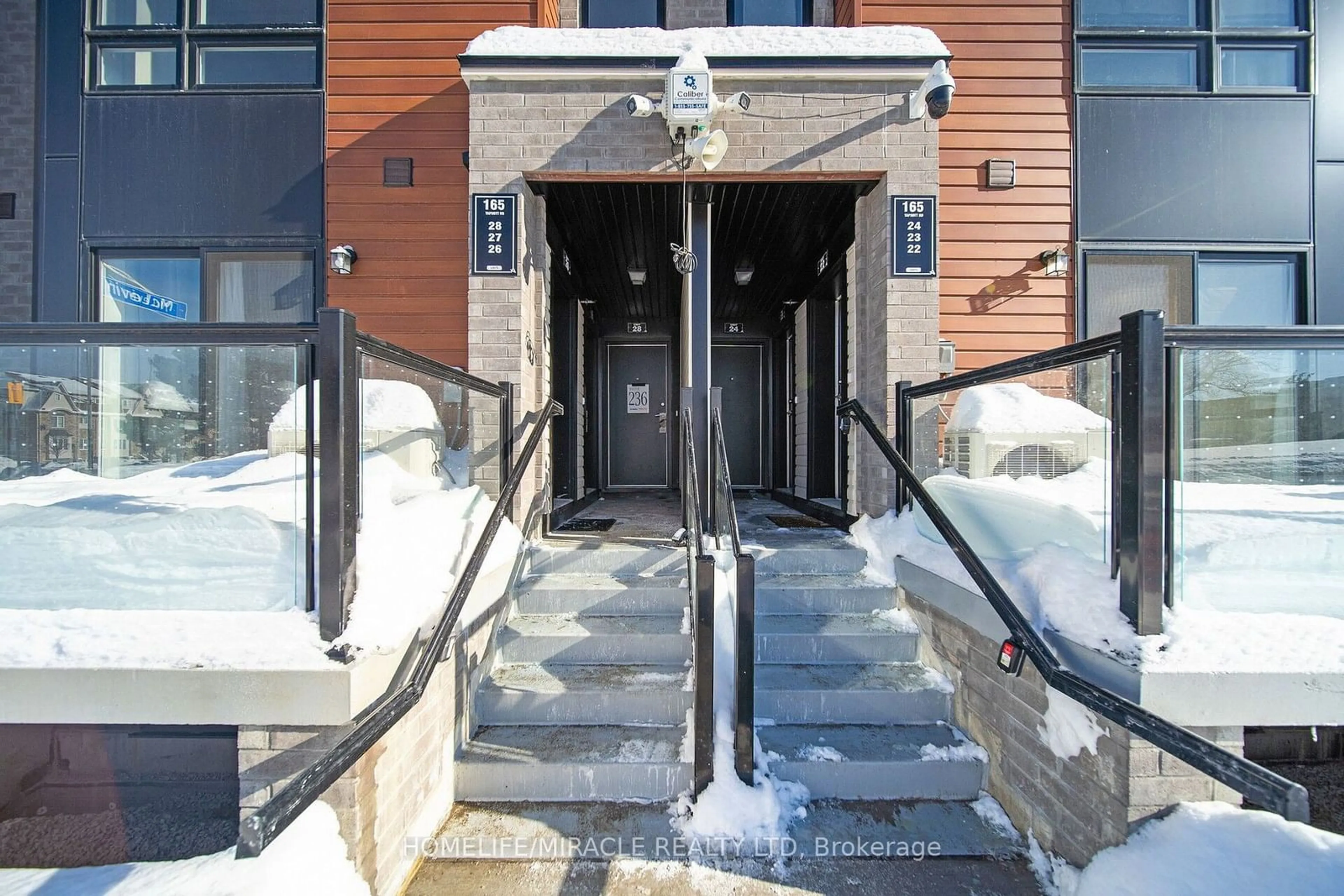 Indoor foyer for 165 Tapscott Rd #27, Toronto Ontario M1B 0E8