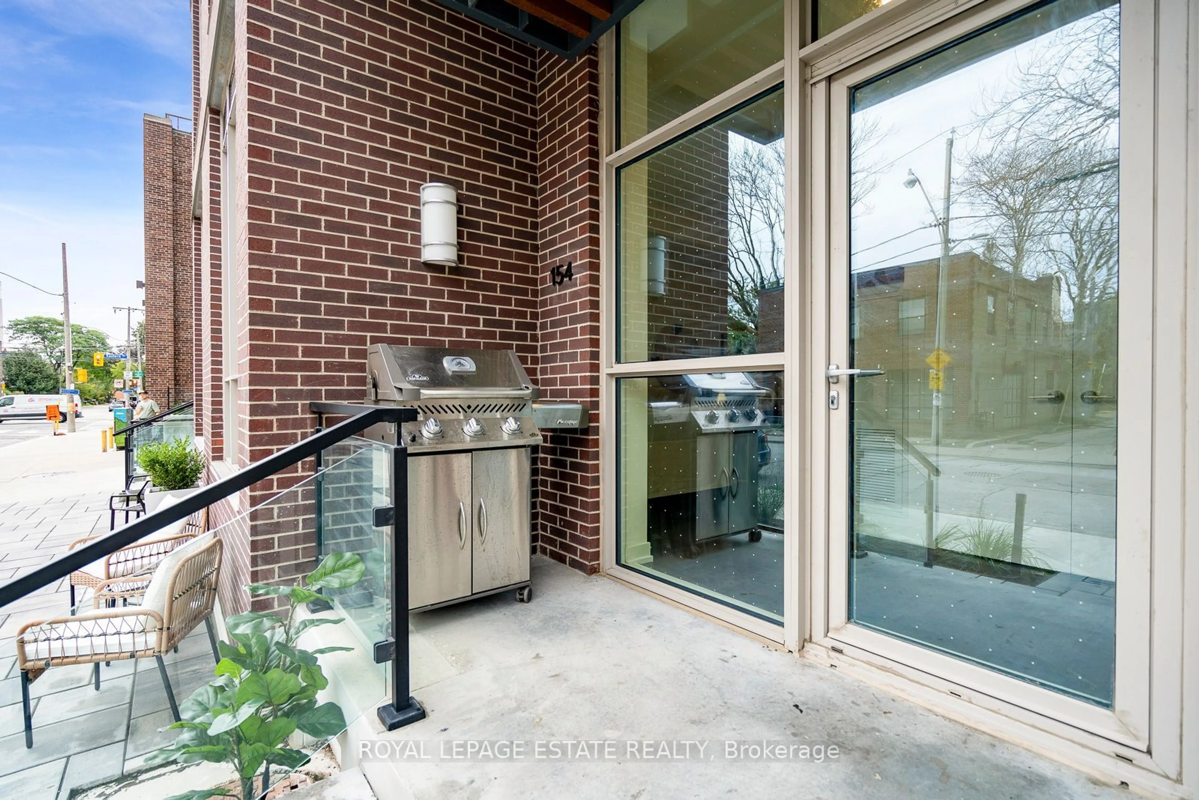 Patio, street for 154 Logan Ave, Toronto Ontario M4M 2N3