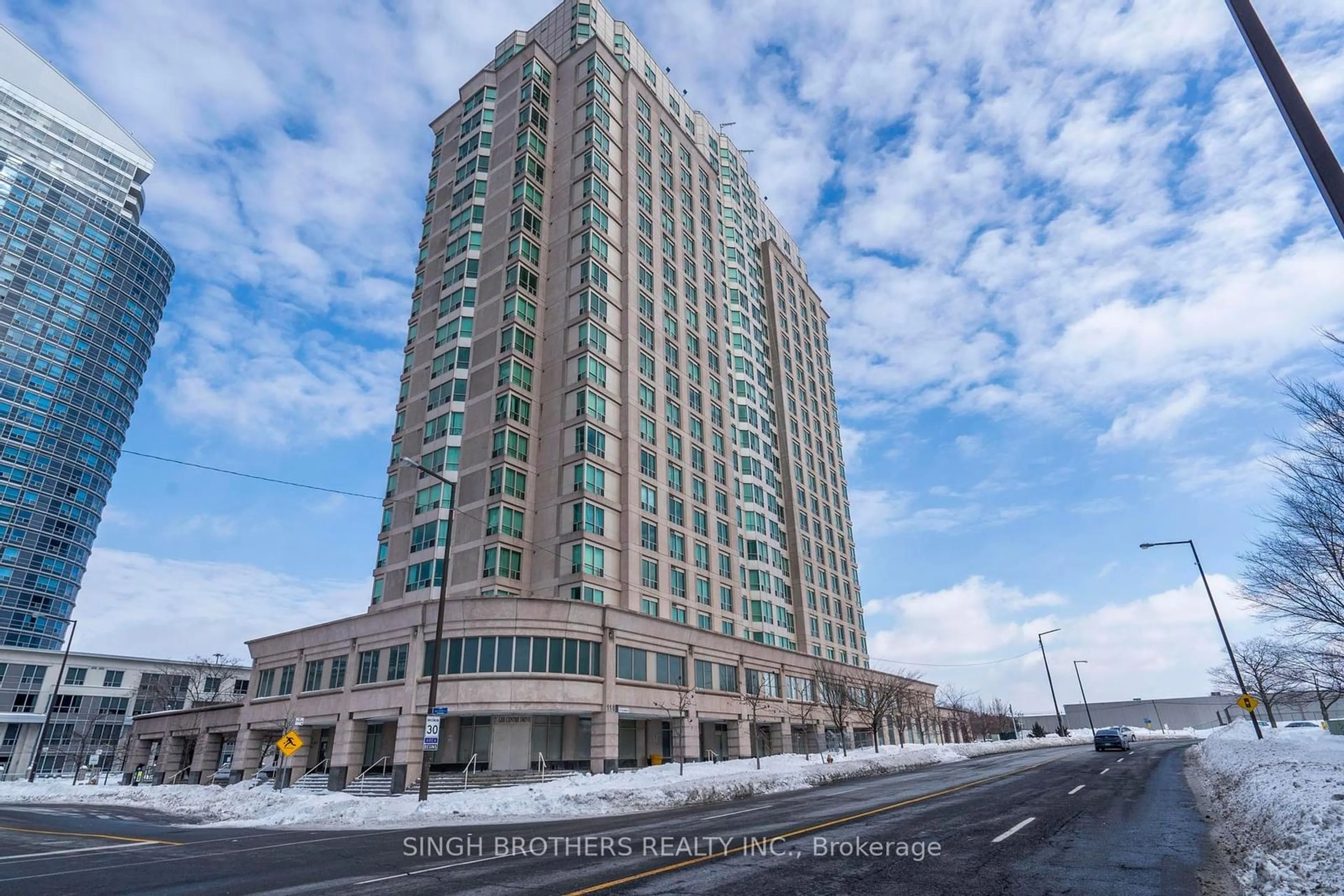 Indoor foyer for 1 Lee Centre Dr #1505, Toronto Ontario M1H 3J2