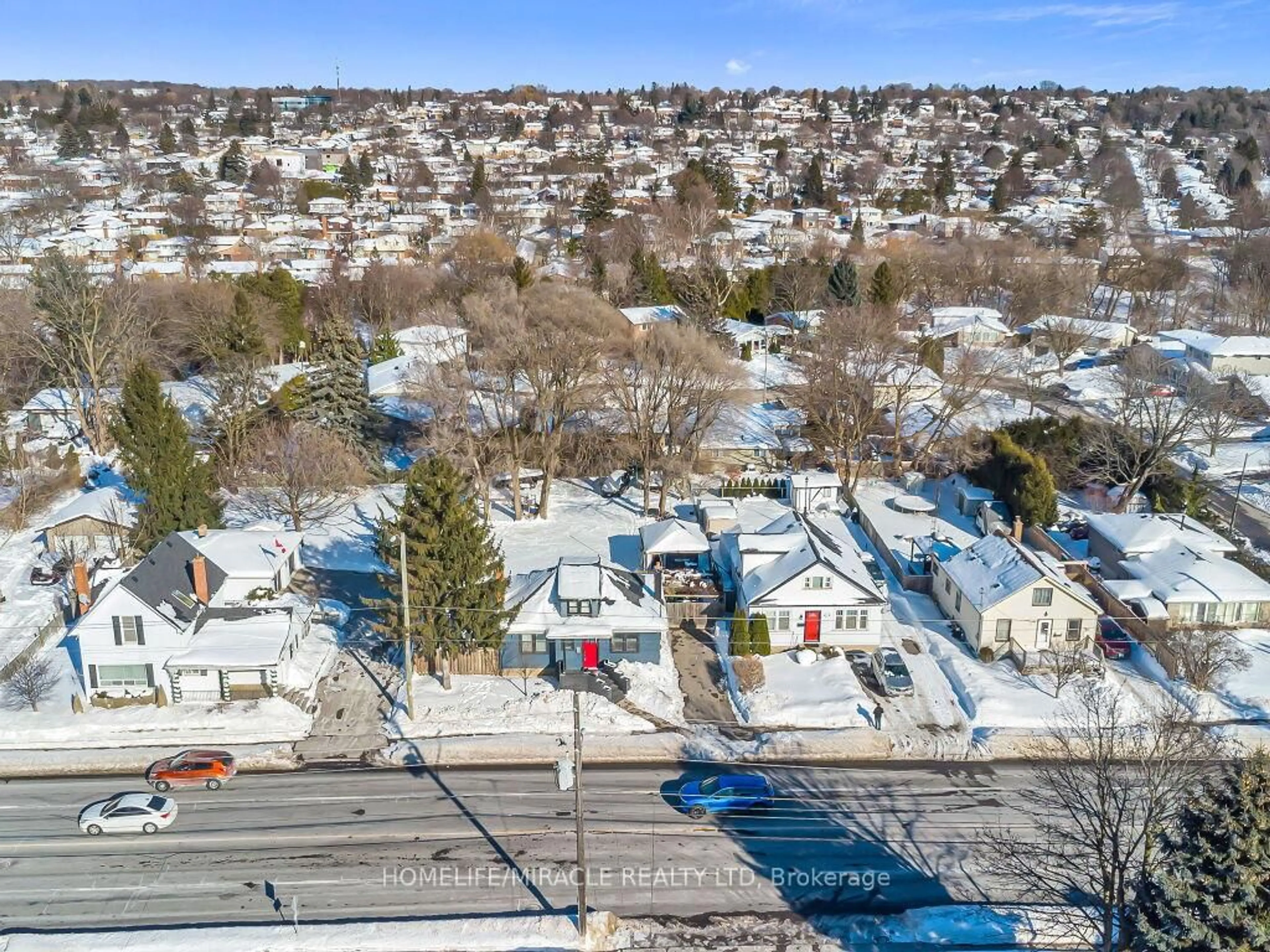 A pic from outside/outdoor area/front of a property/back of a property/a pic from drone, street for 87 harmony Rd, Oshawa Ontario L1H 6T2