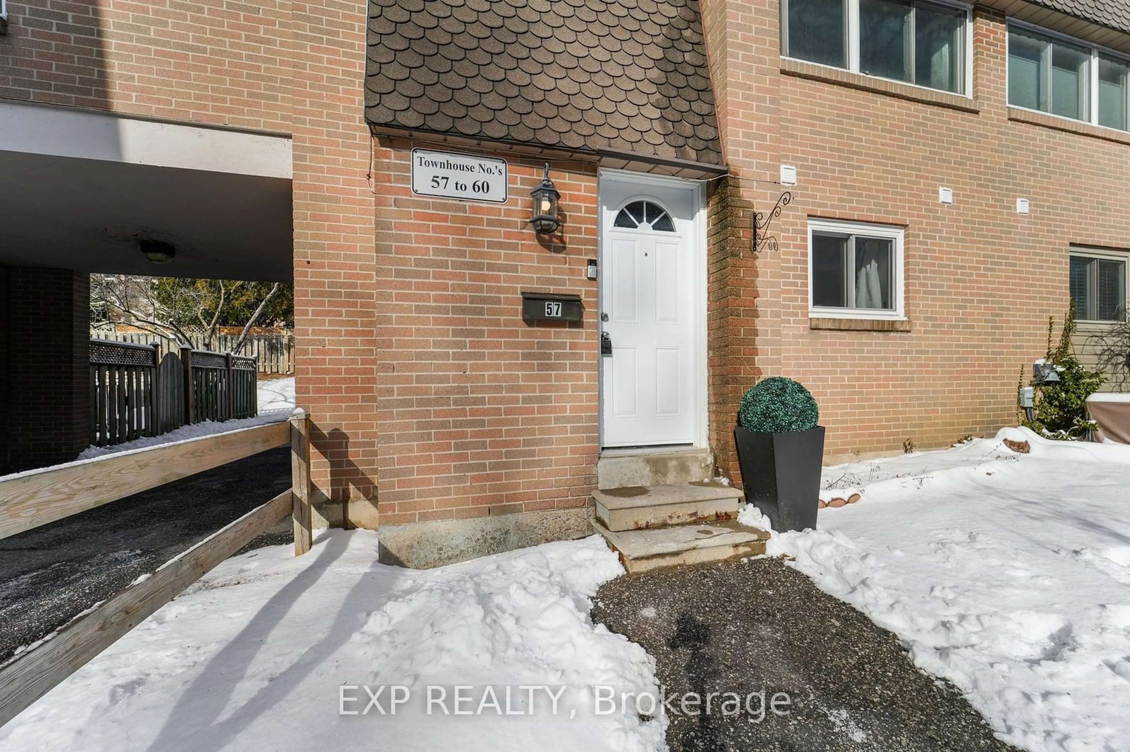 Indoor entryway for 1235 Radom St #57, Pickering Ontario L1W 1J3