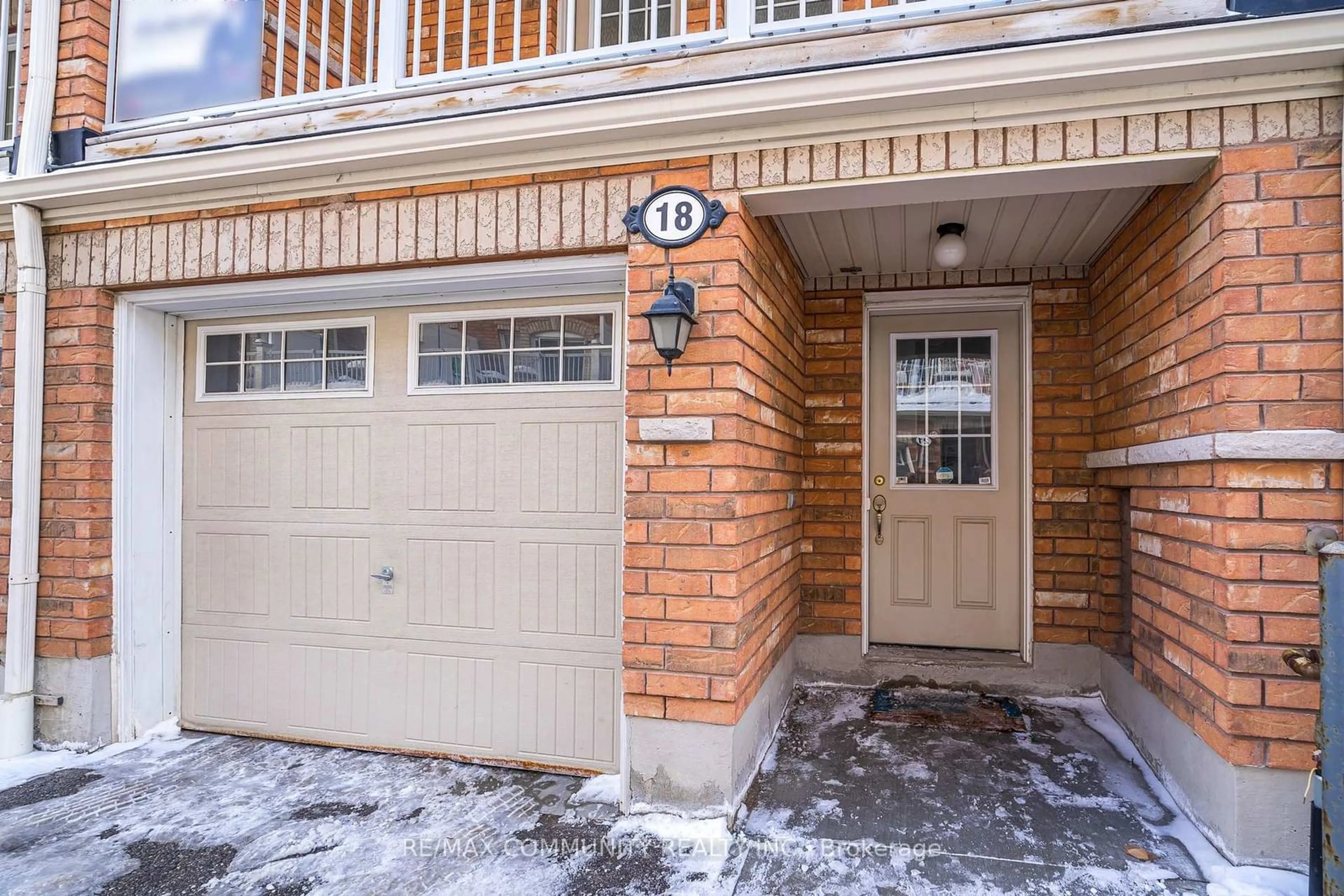 Indoor entryway for 18 Cooperage Lane, Ajax Ontario L1S 5C3