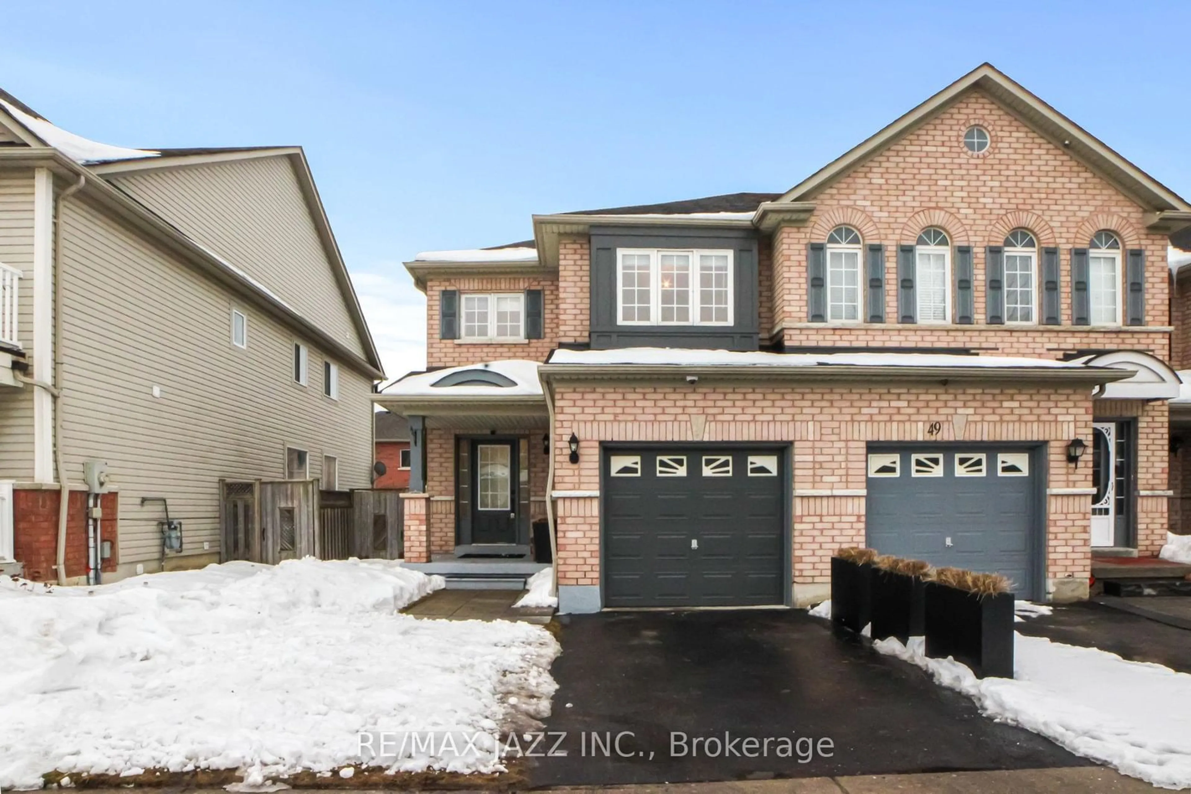 Home with brick exterior material, street for 47 Macmillan Ave, Whitby Ontario L1R 3H3