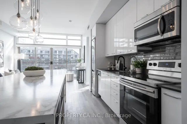 Additional property image - 630 Queen St Unit 810