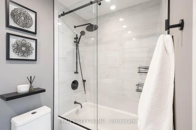 Additional property image - 630 Queen St Unit 810