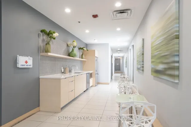 Additional property image - 630 Queen St Unit 810