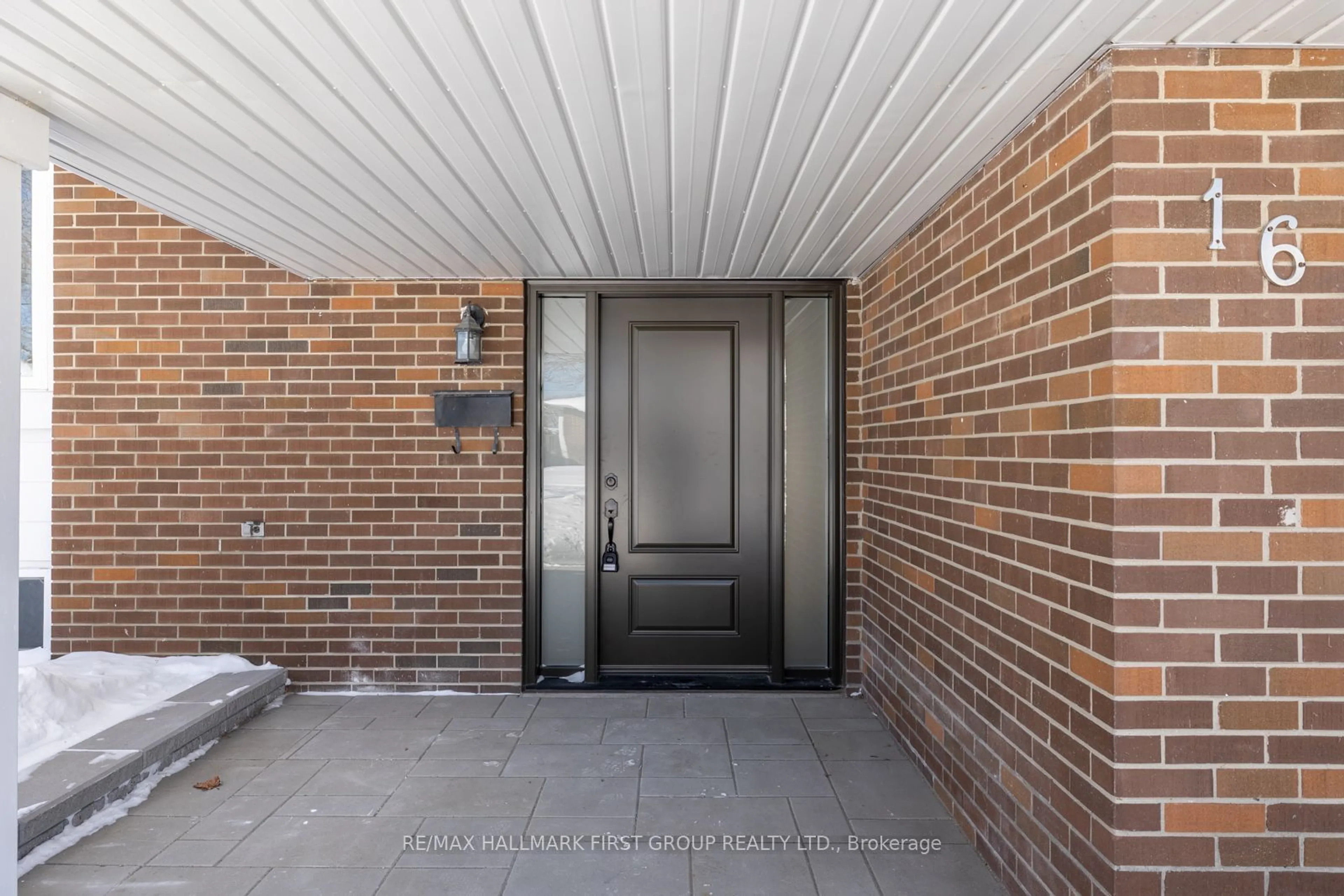 Indoor entryway for 16 Bryant Rd, Ajax Ontario L1S 2Y6