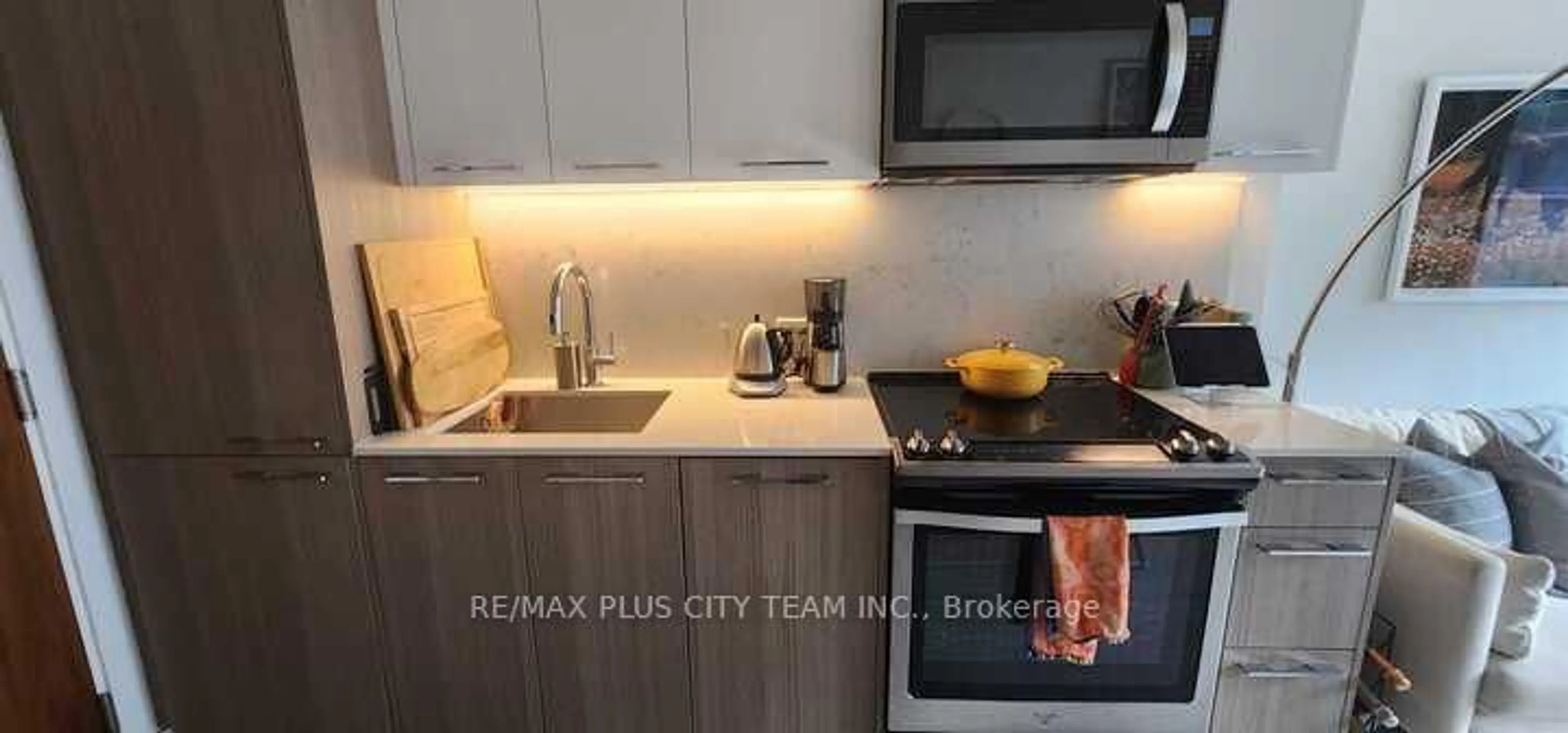 Standard kitchen, ceramic/tile floor for 30 Baseball Pl #810, Toronto Ontario M4M 0E8