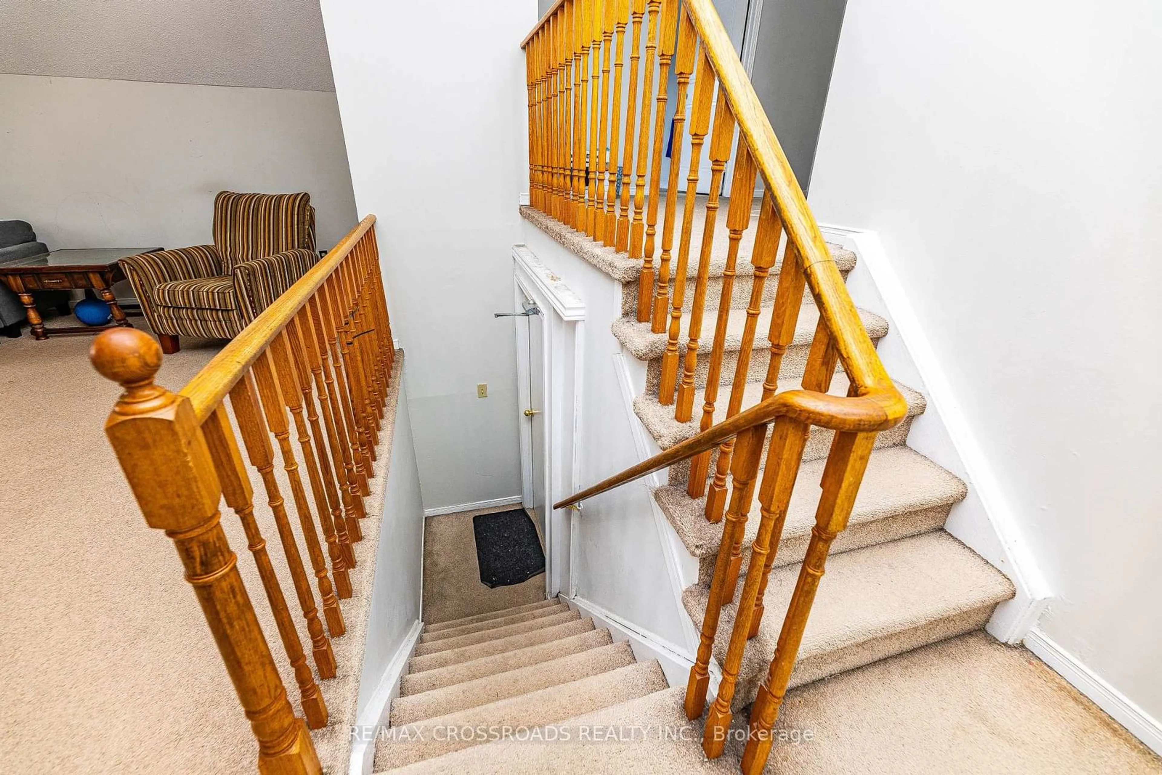 Stairs for 75 Daniels Cres, Ajax Ontario L1T 1Y7