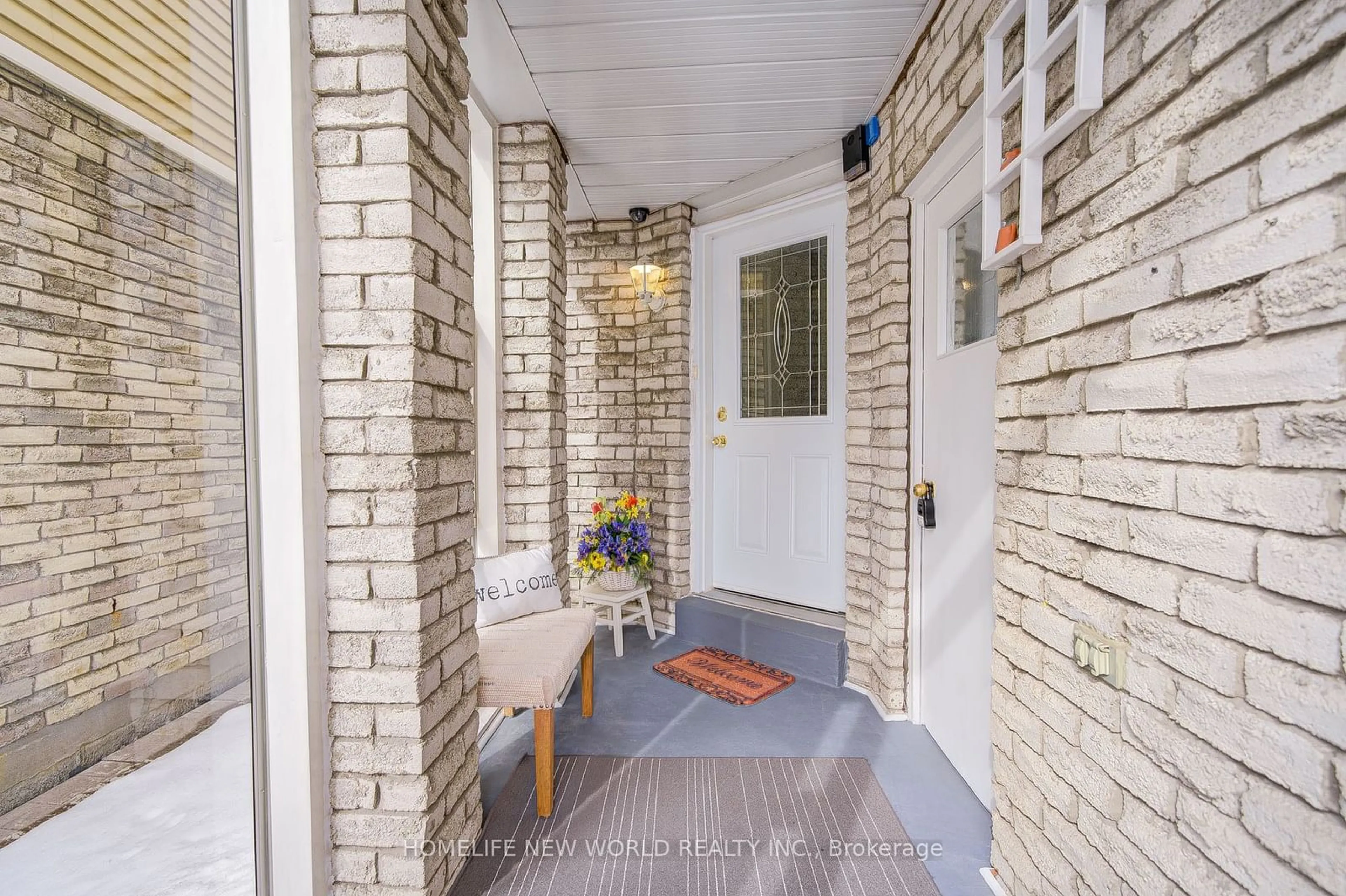 Indoor entryway for 127 Sandyhook Sq, Toronto Ontario M1W 3N6