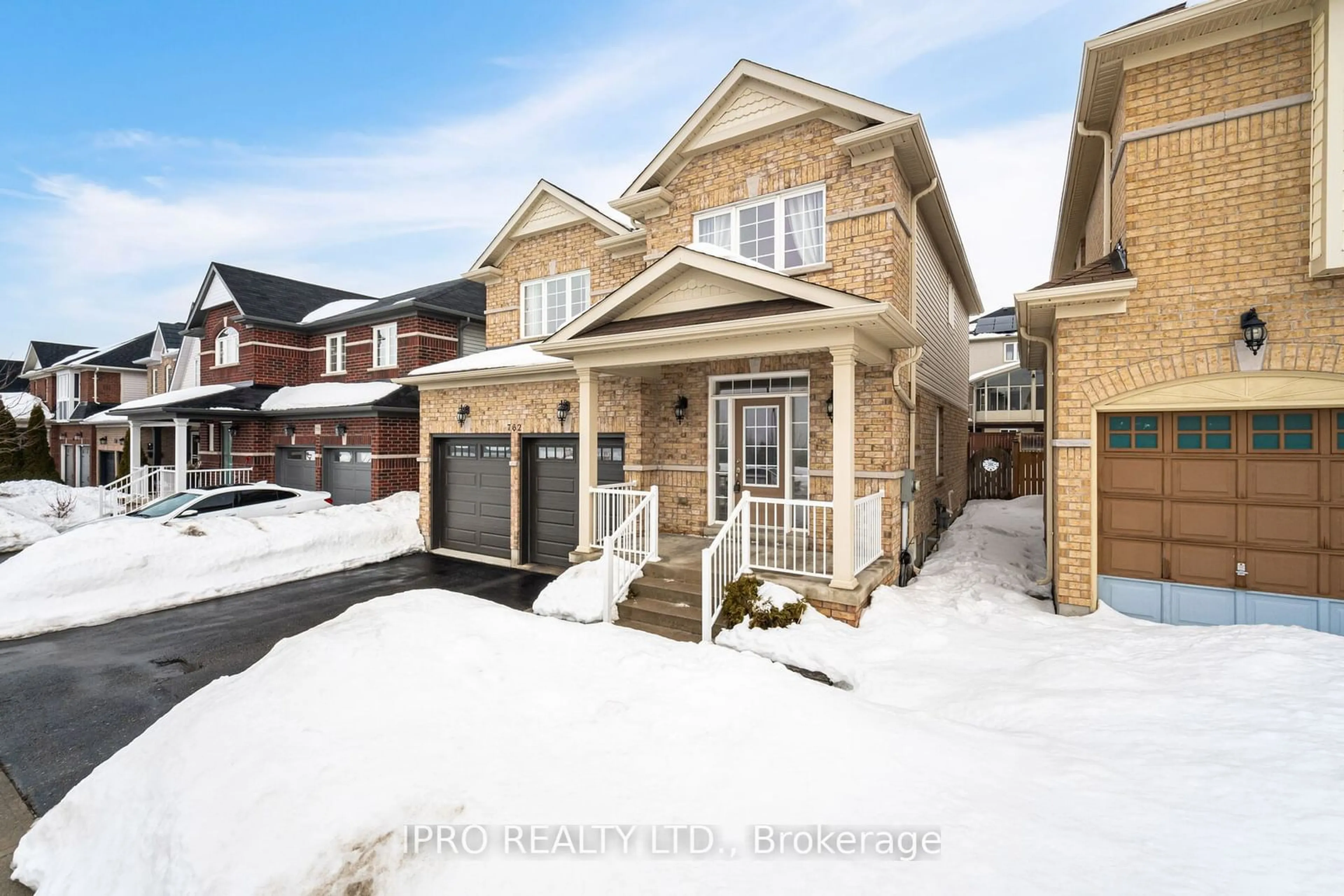 Home with brick exterior material, street for 762 Grand Ridge Ave, Oshawa Ontario L1K 0E2