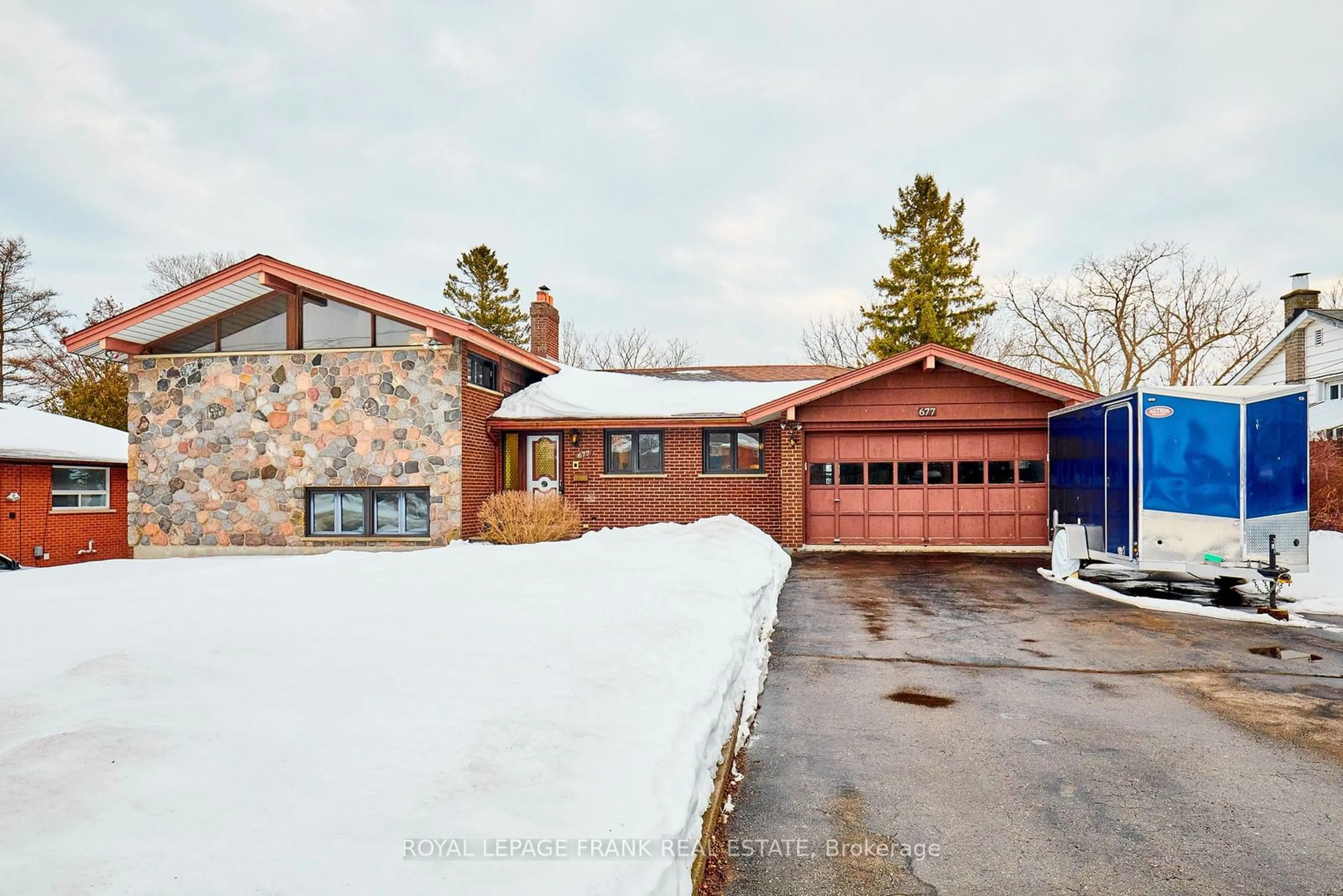 A pic from outside/outdoor area/front of a property/back of a property/a pic from drone, street for 677 Stone St, Oshawa Ontario L1J 1A4