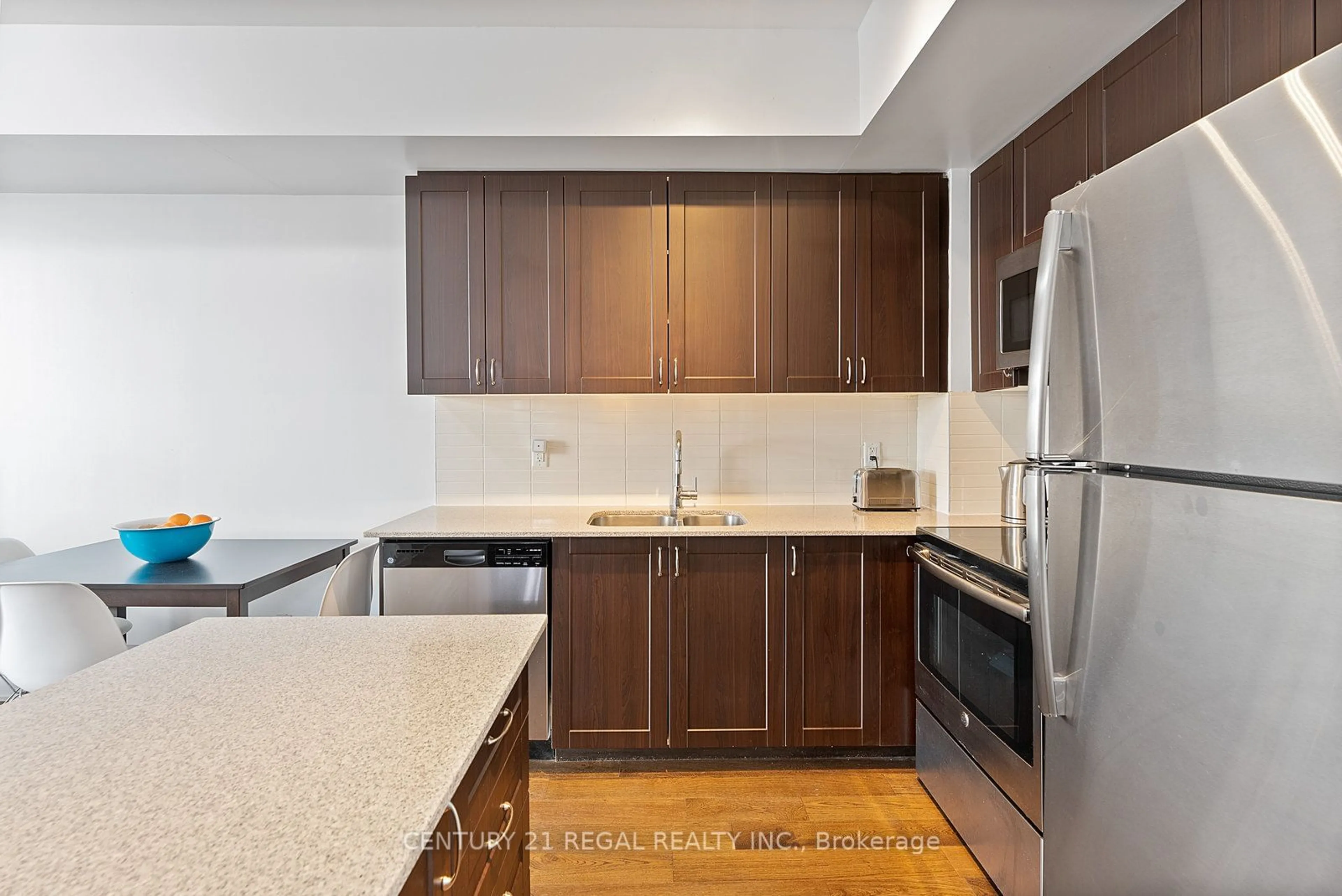 Standard kitchen, unknown for 3560 st clair Ave #302, Toronto Ontario M1K 0A9