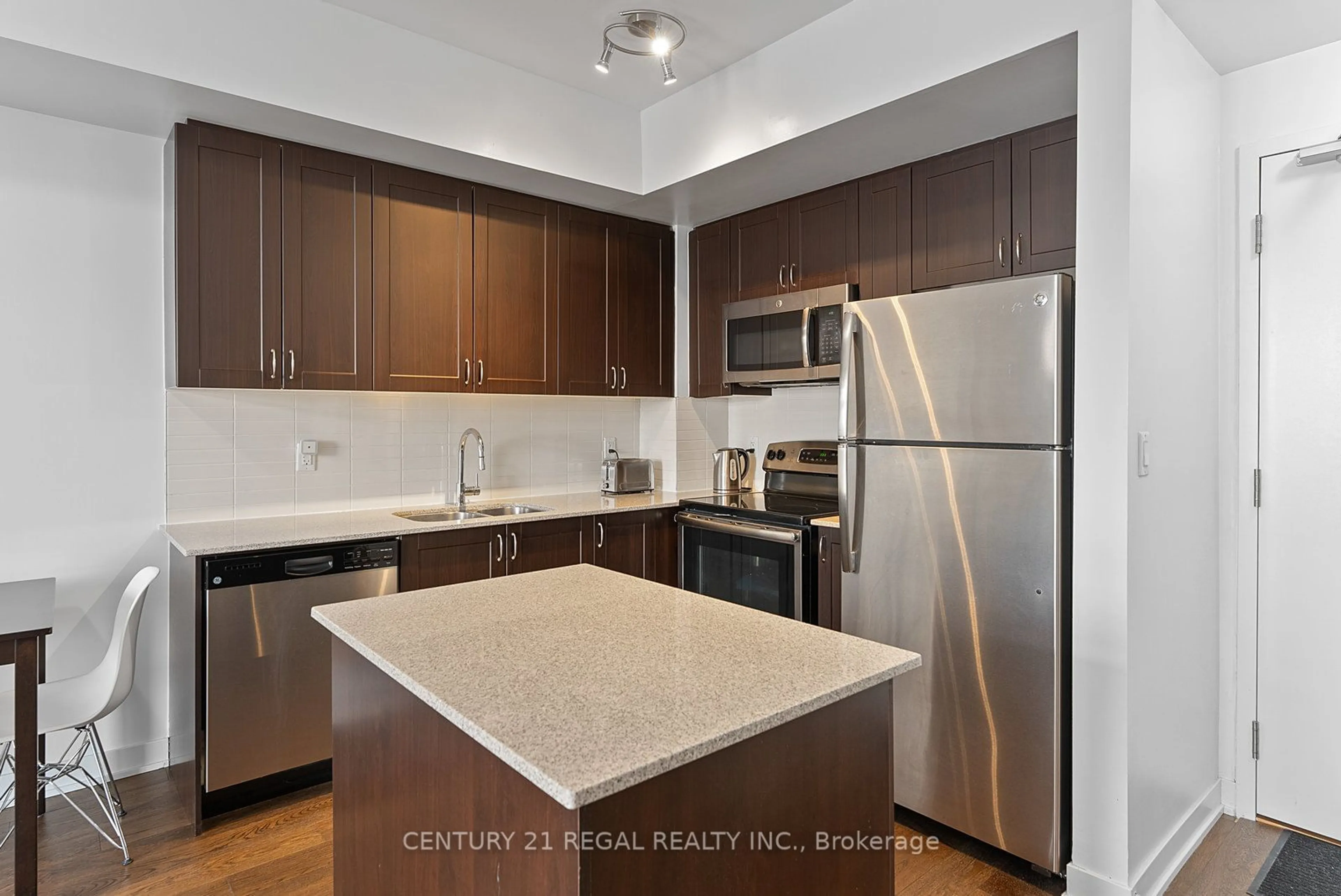 Standard kitchen, unknown for 3560 st clair Ave #302, Toronto Ontario M1K 0A9