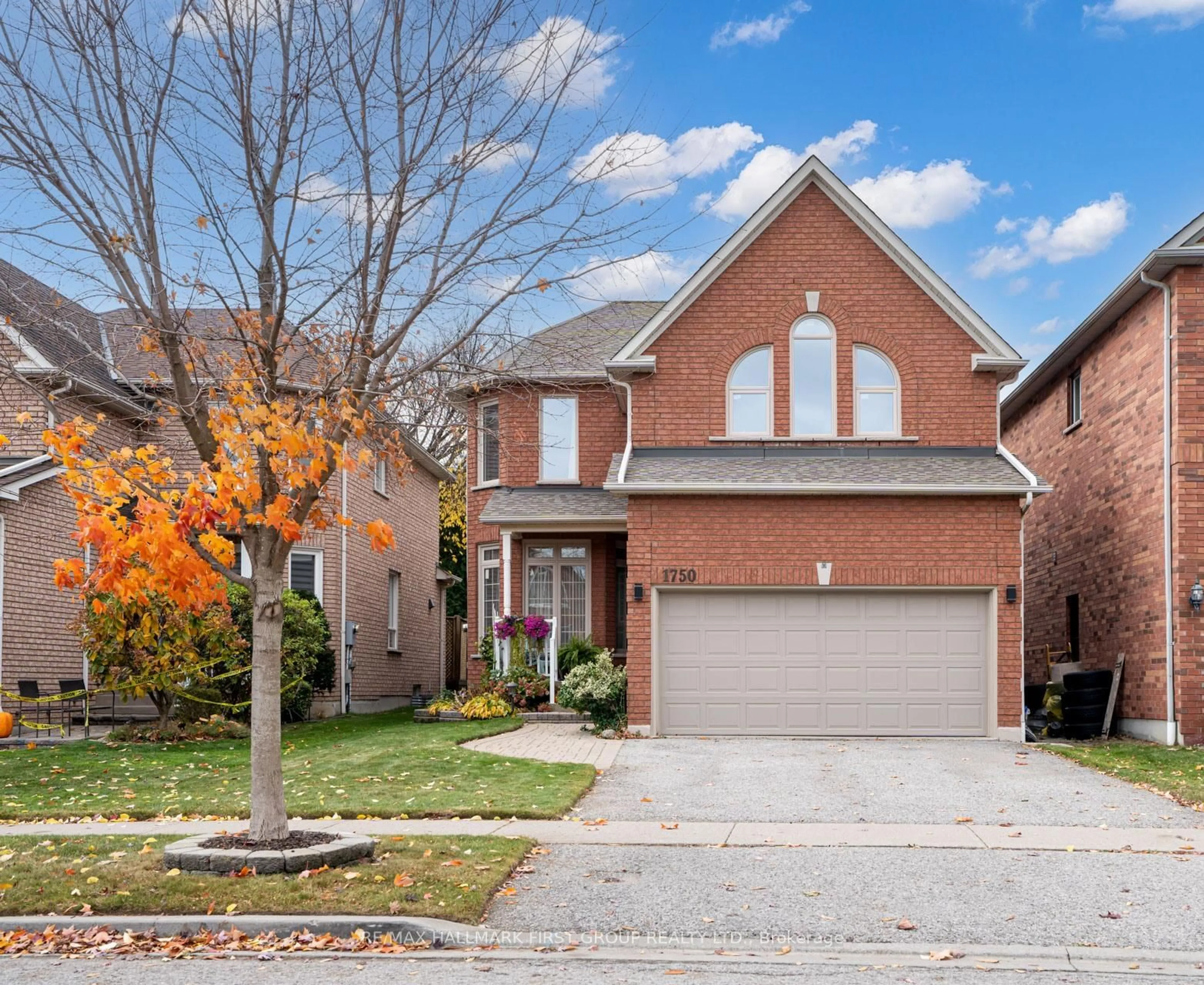 Home with brick exterior material, street for 1750 Autumn Cres, Pickering Ontario L1V 6X3