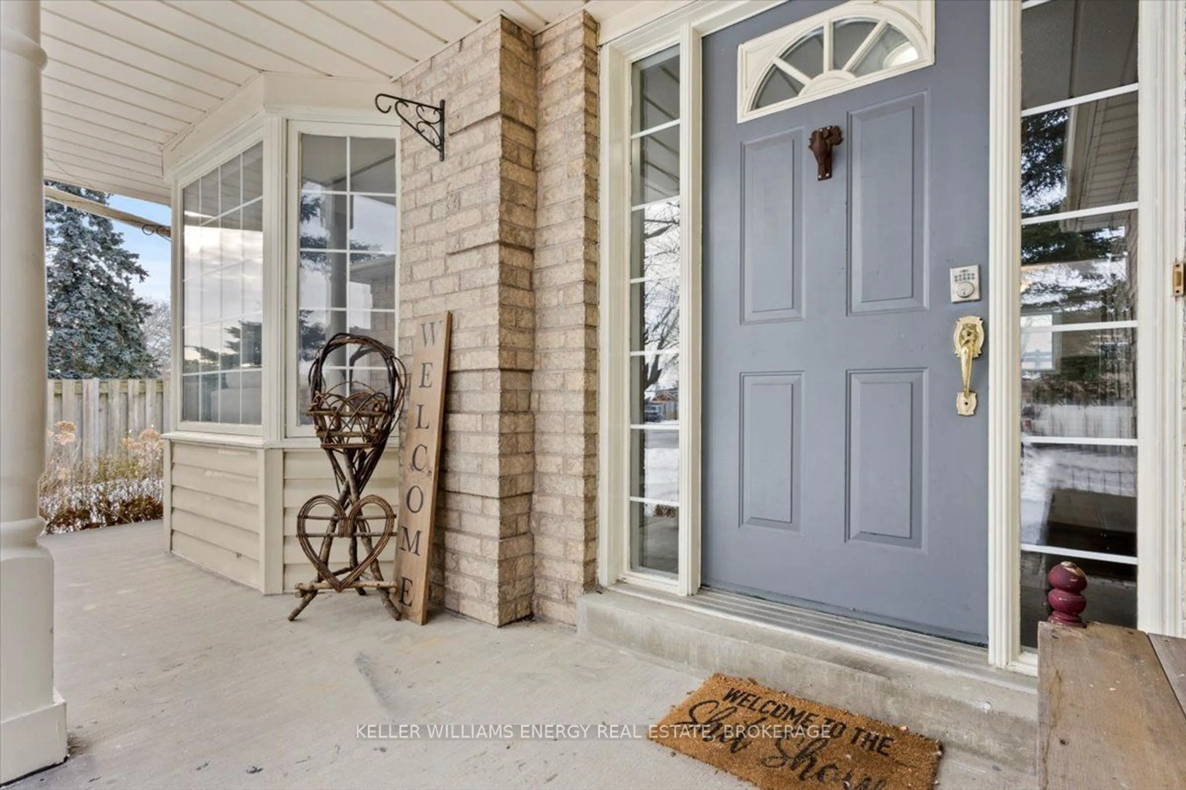 Indoor entryway for 2 Resnik Dr, Clarington Ontario L1B 1K5