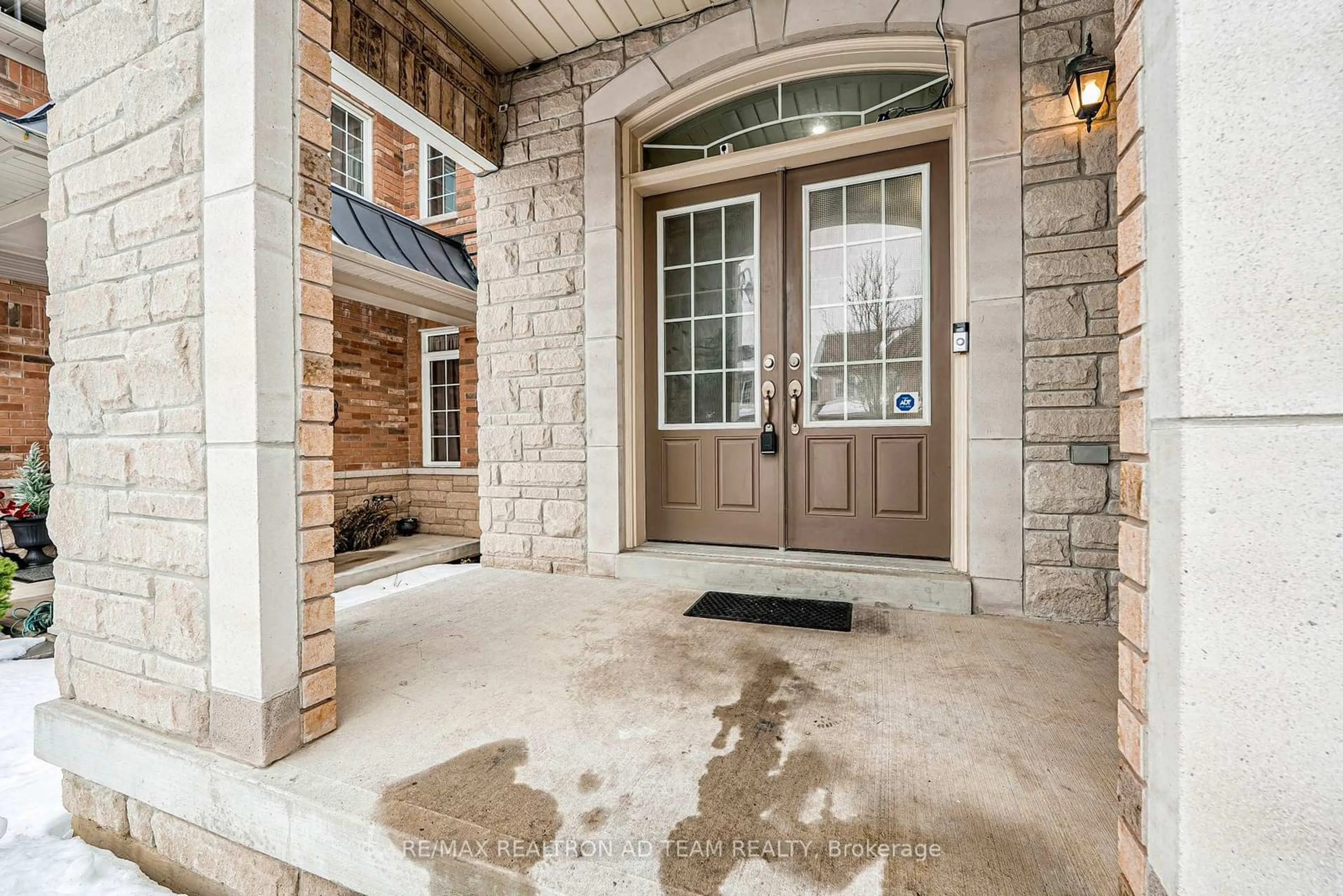 Indoor entryway for 130 Elliottglen Dr, Ajax Ontario L1Z 0G9