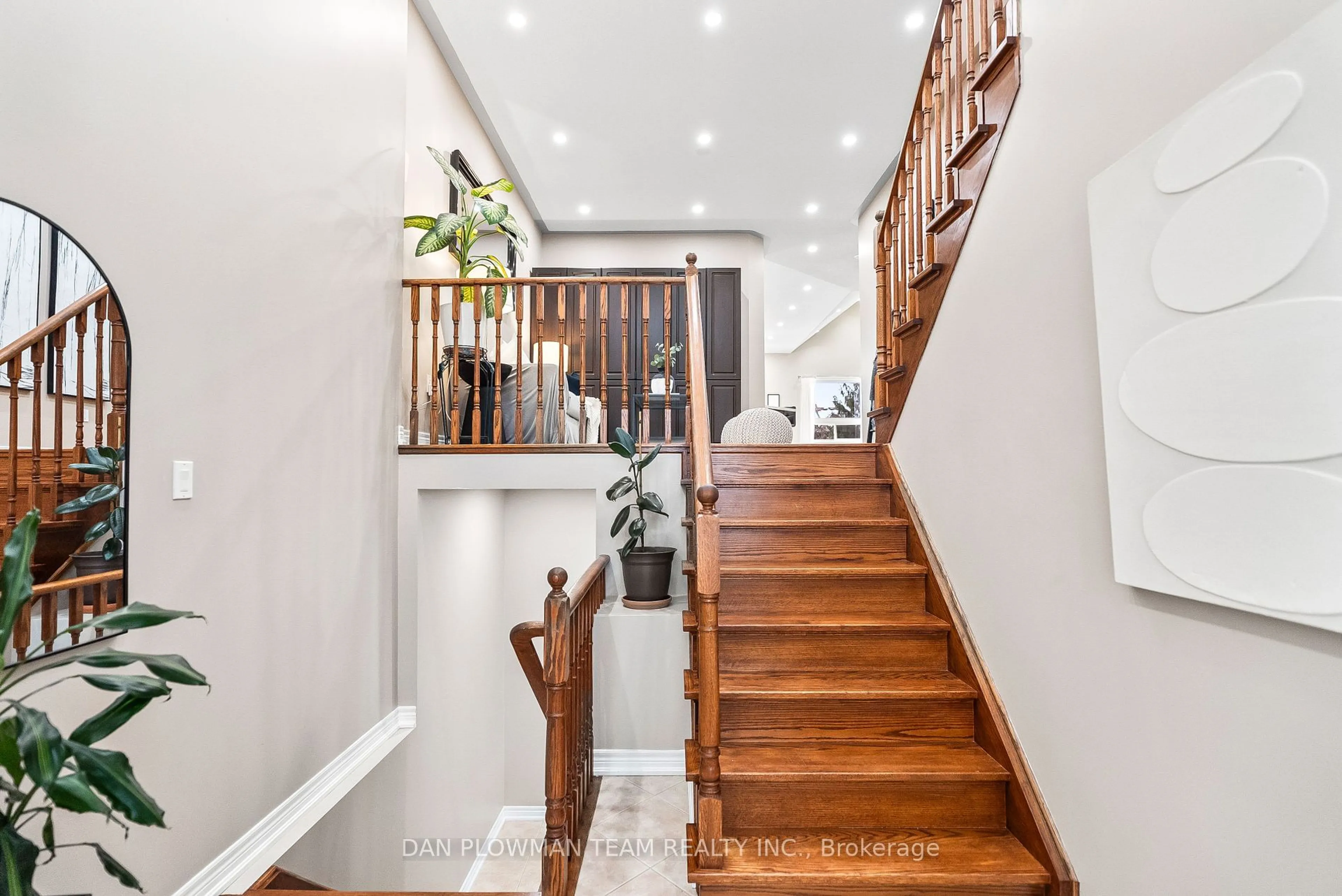 Stairs for 3065 Trulls Rd, Clarington Ontario L1E 2L1