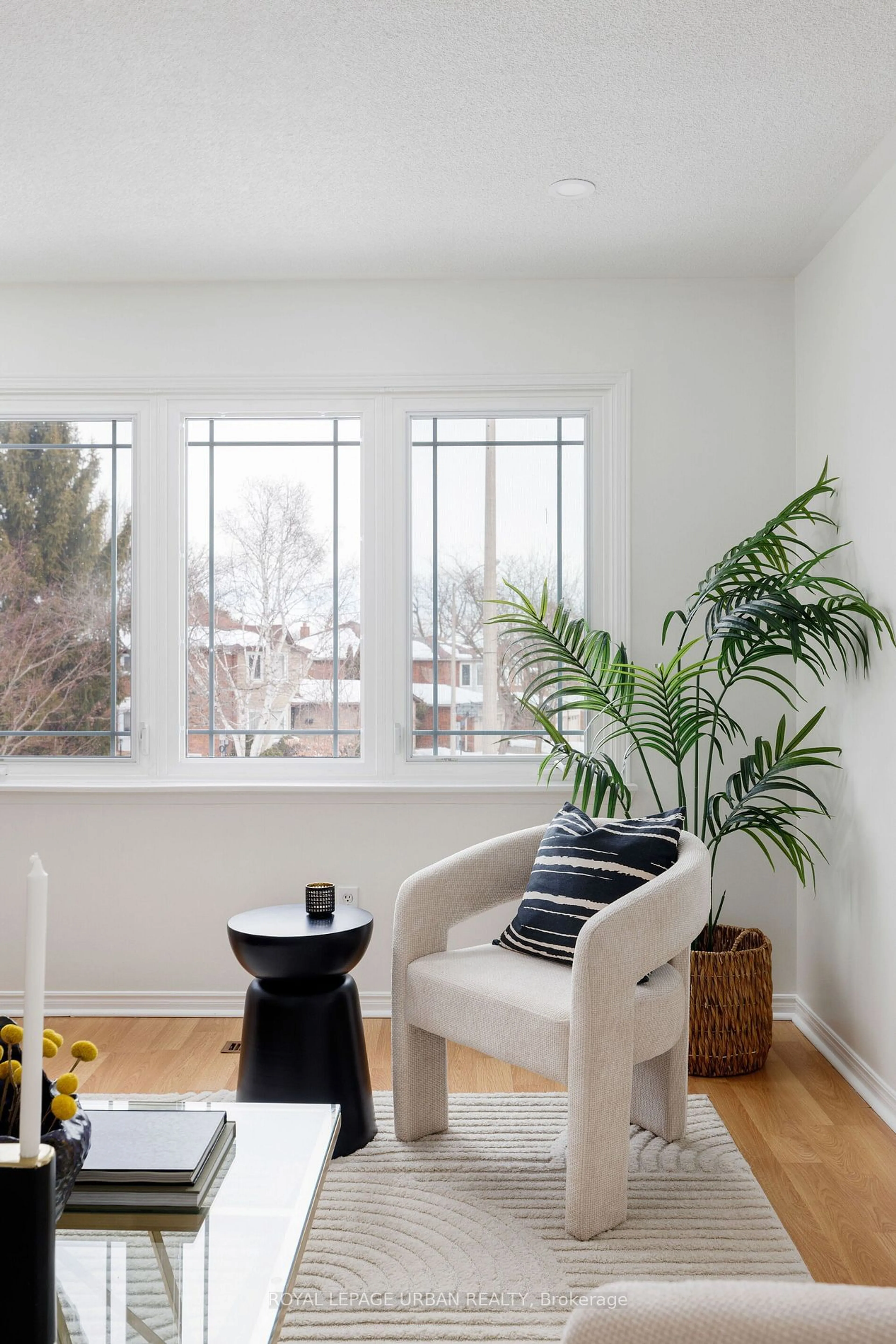 Living room with furniture, unknown for 55 Blueking Cres, Toronto Ontario M1C 4M8