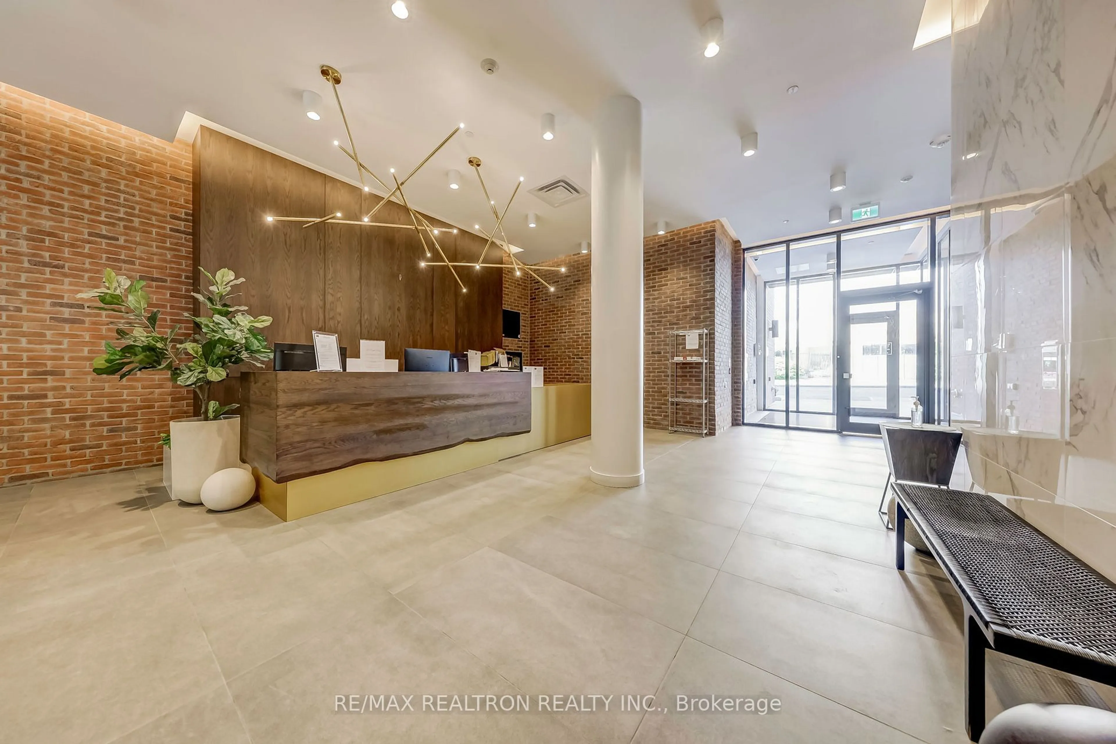 Lobby for 2799 Kingston Rd #907, Toronto Ontario M1M 1N1