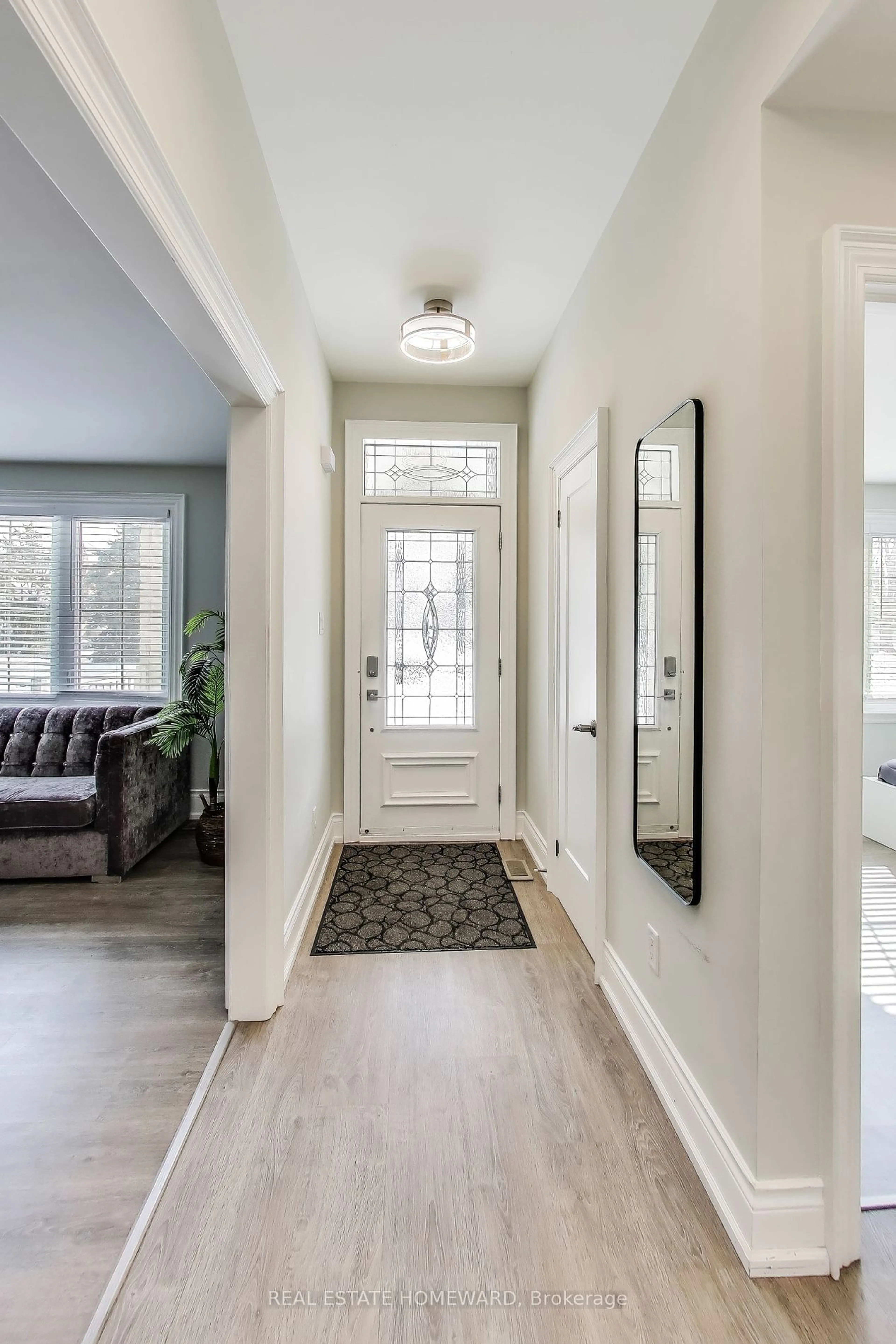 Indoor entryway for 52 Cree Ave, Toronto Ontario M1M 1Z6