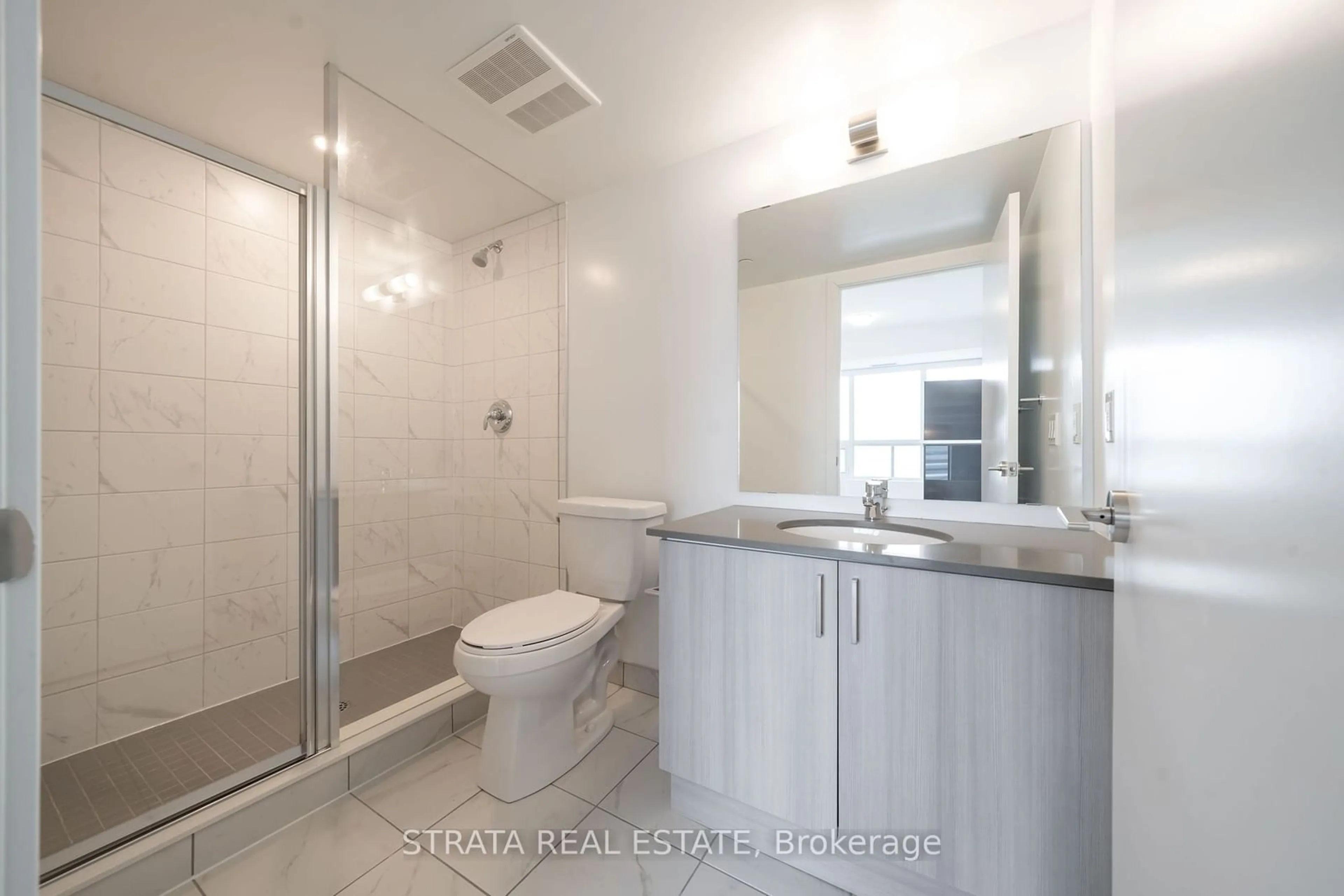 Standard bathroom, ceramic/tile floor for 1435 Celebration Dr #502, Pickering Ontario L1W 0C4