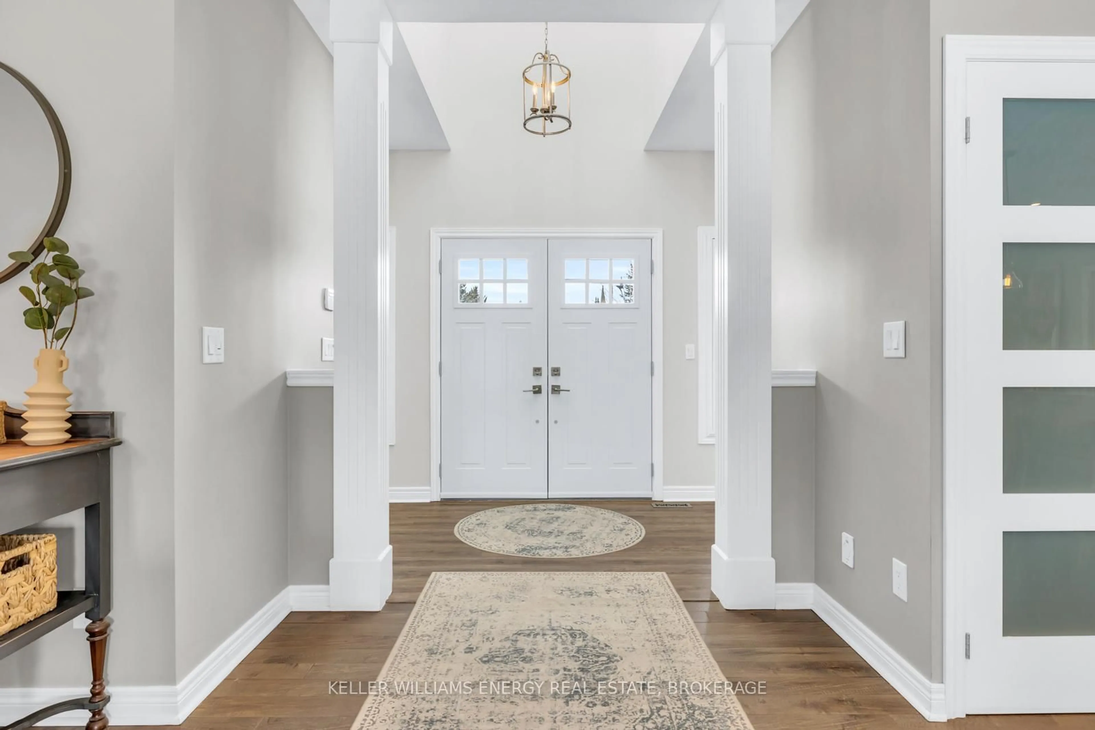 Indoor entryway for 23 Brae Valley Crt, Scugog Ontario L9L 1V1